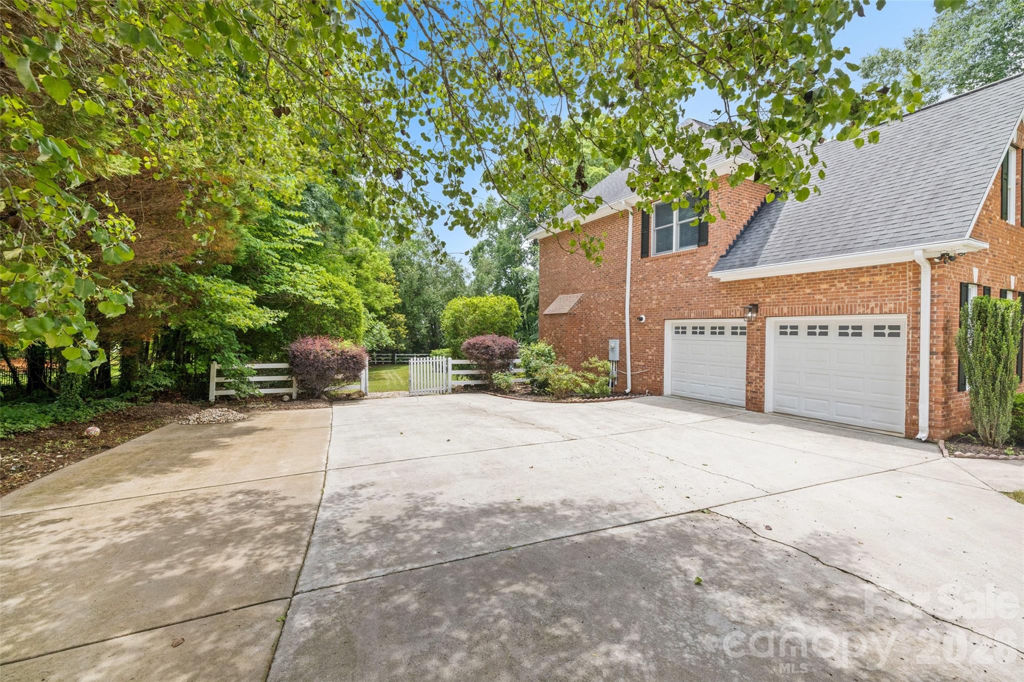1321 Yellowood Court Property Photo 44