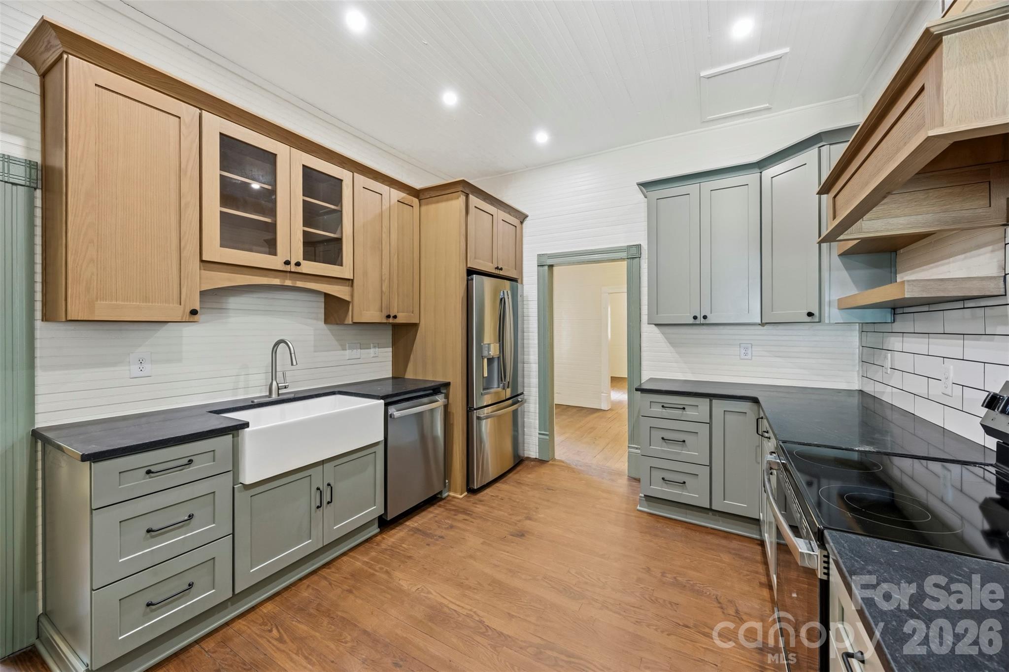201 Maple Street Property Photo 6