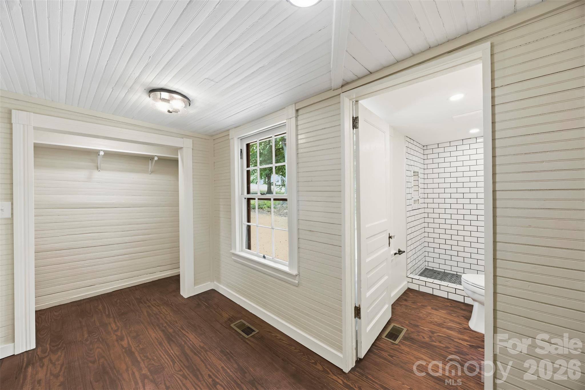 201 Maple Street Property Photo 14