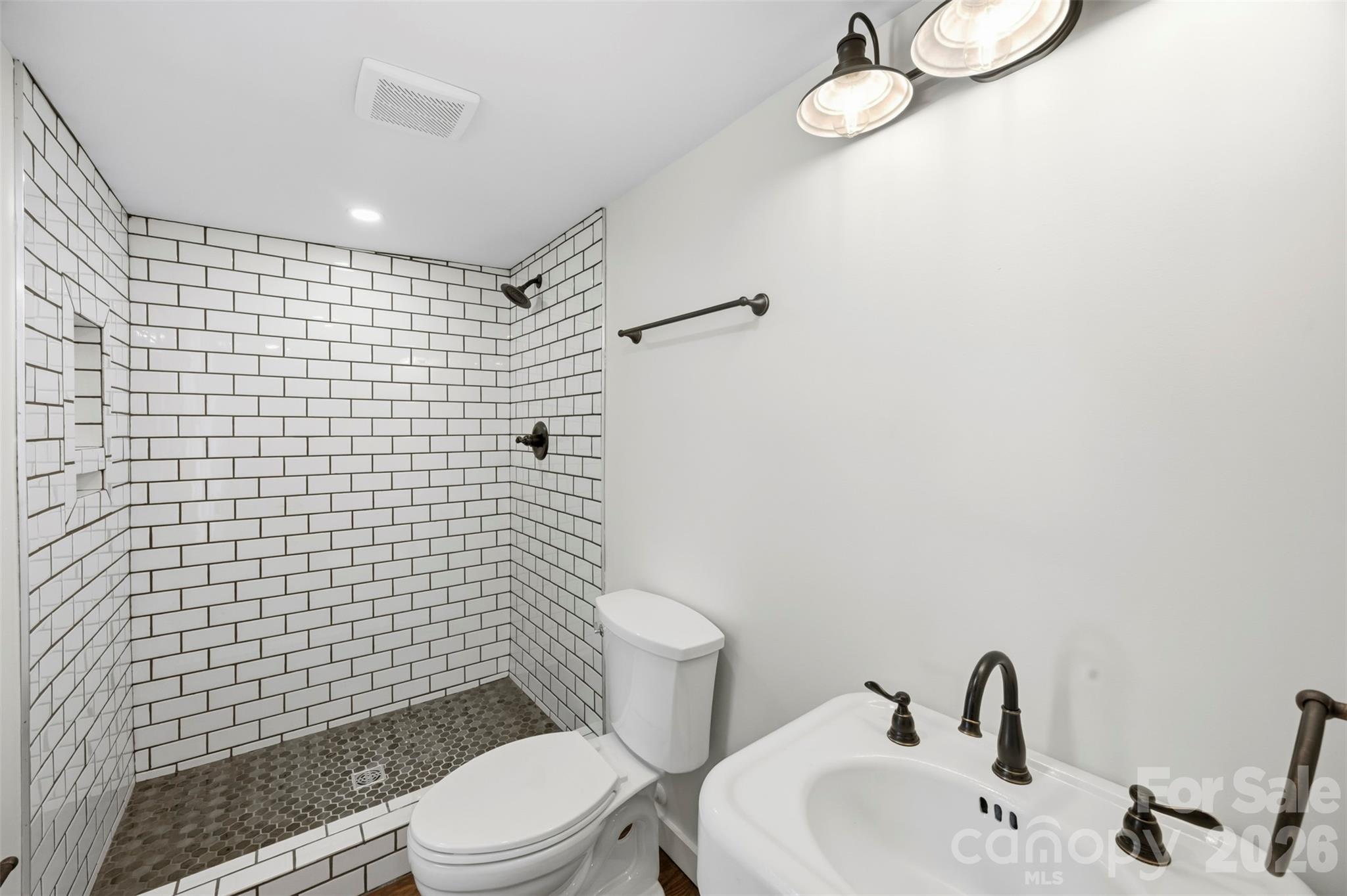 201 Maple Street Property Photo 16