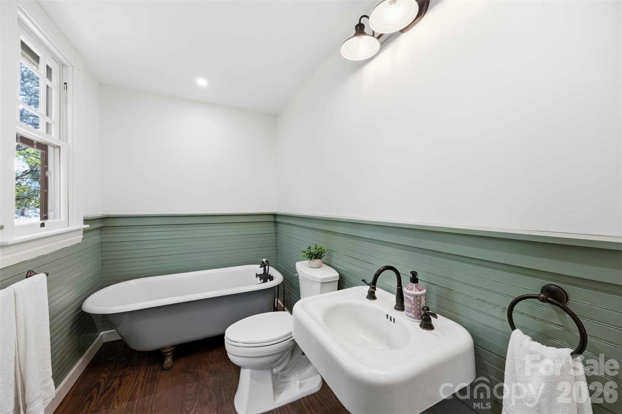 201 Maple Street Property Photo 17