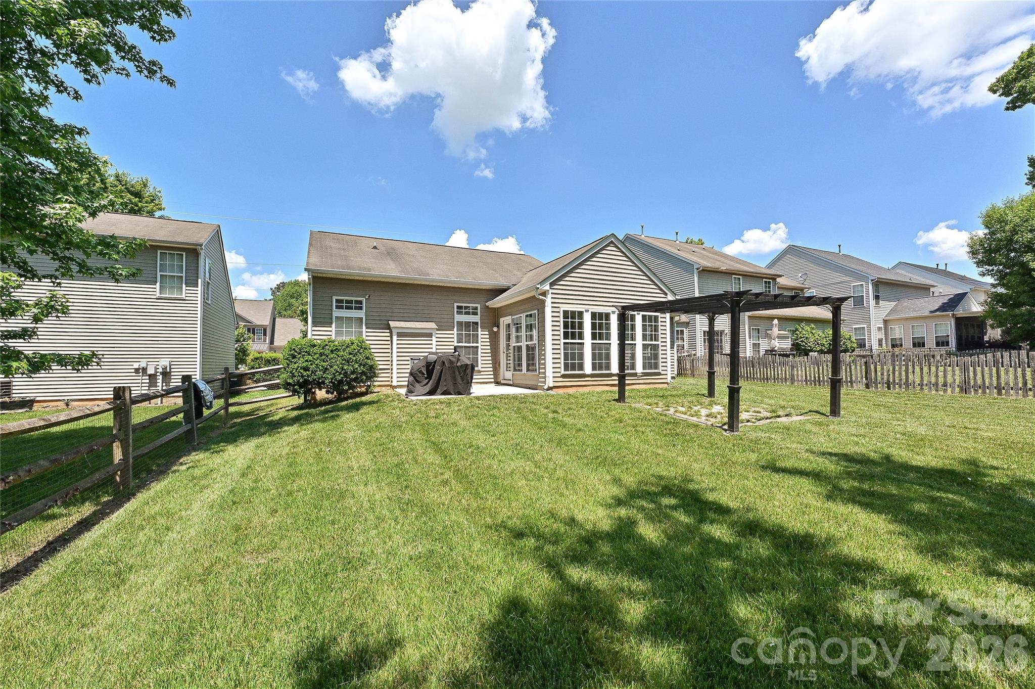 1029 Canopy Drive Property Photo 5