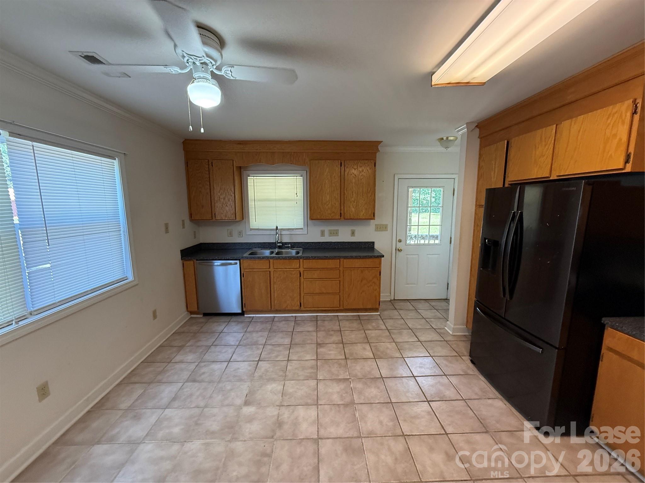 140 Watkins Street Property Photo 3