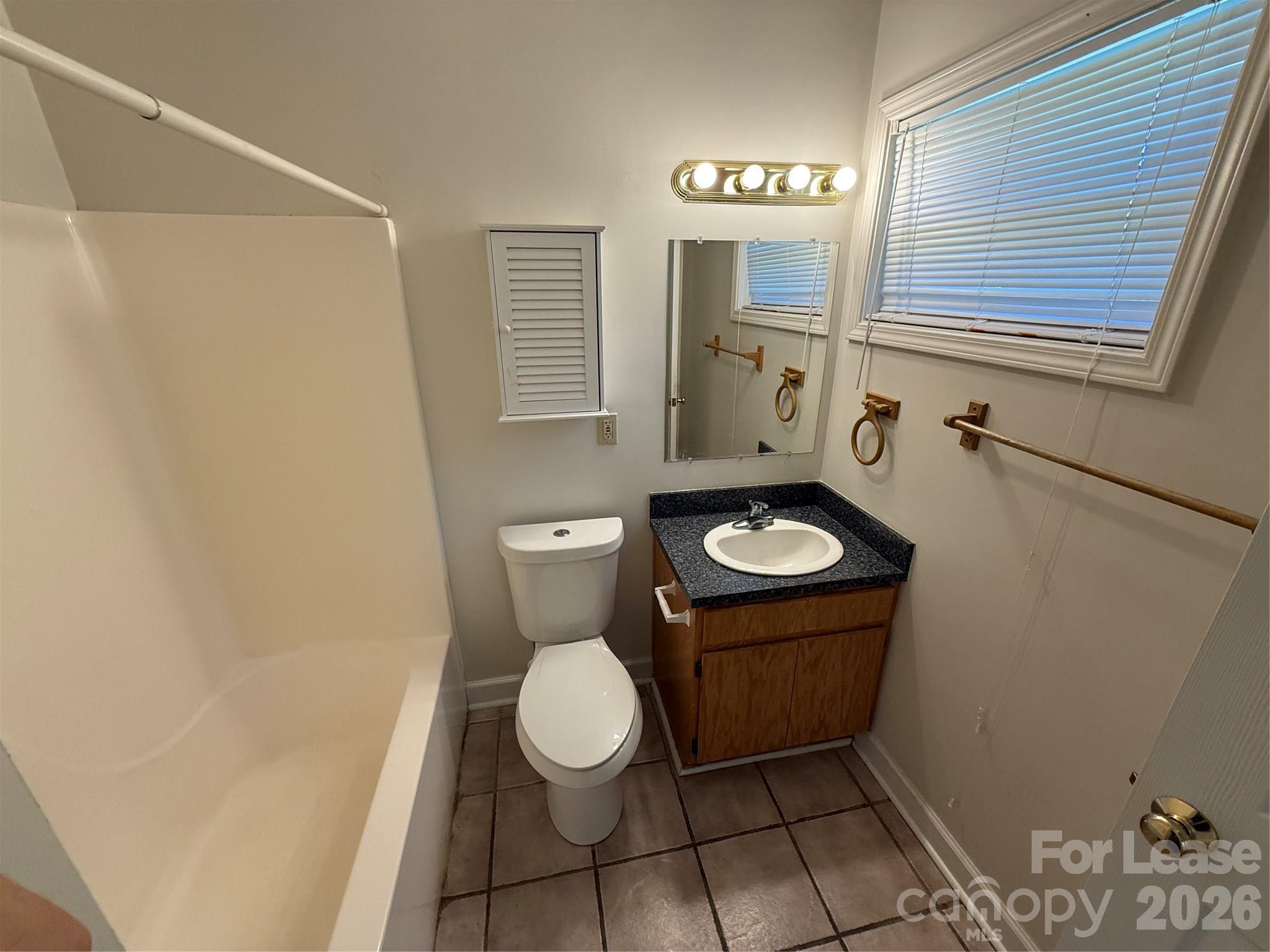 140 Watkins Street Property Photo 5