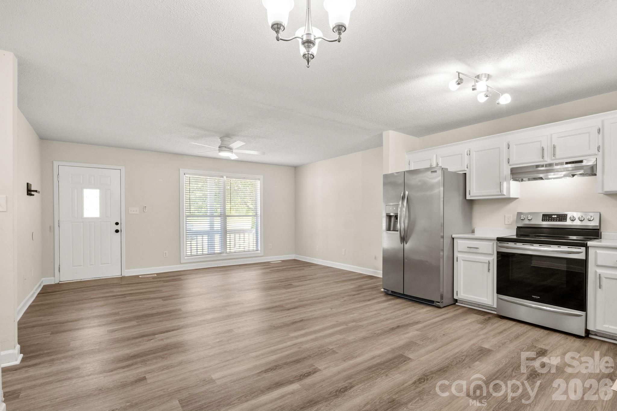 1502 E Main Street Property Photo 7