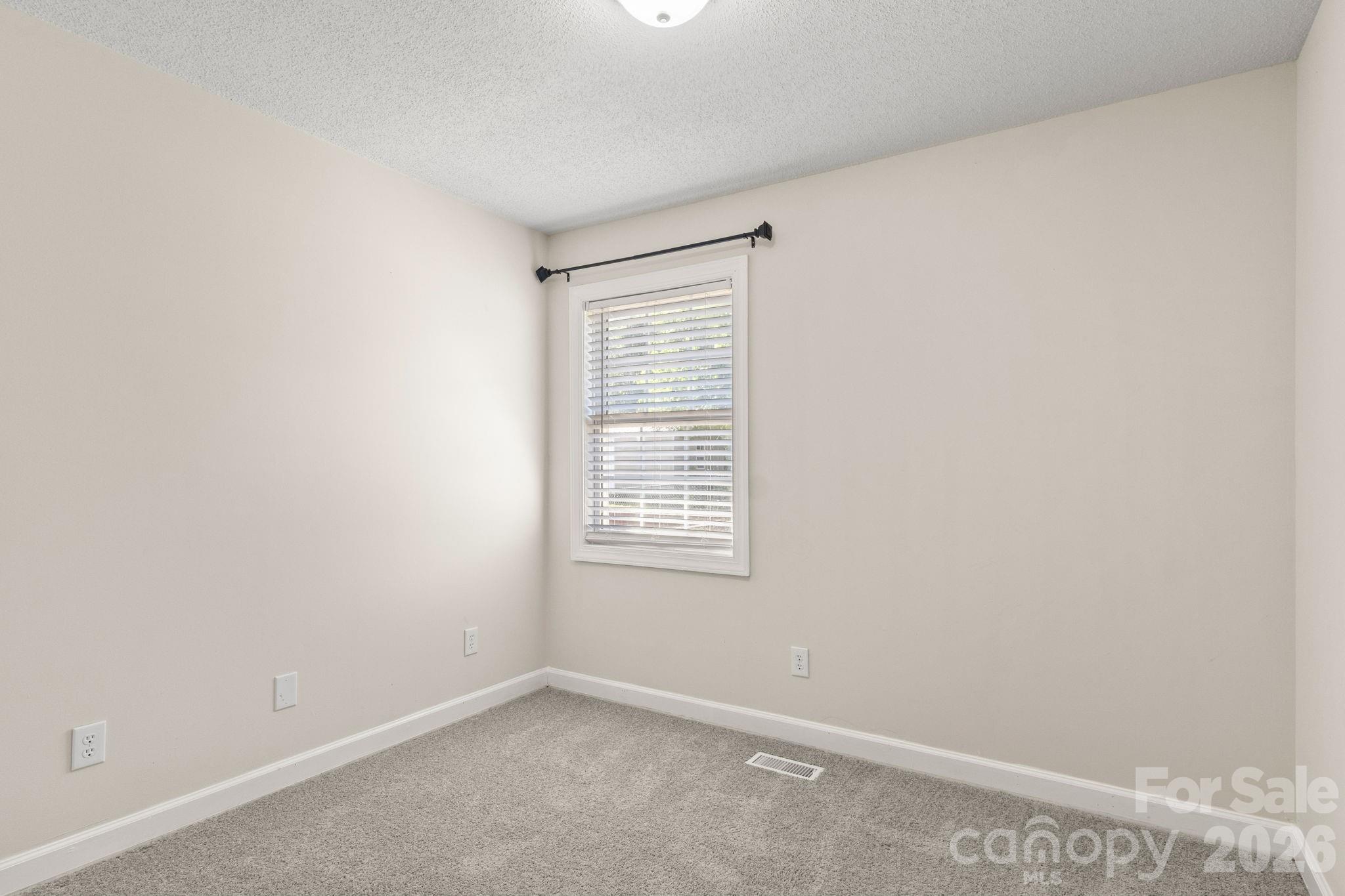 1502 E Main Street Property Photo 16