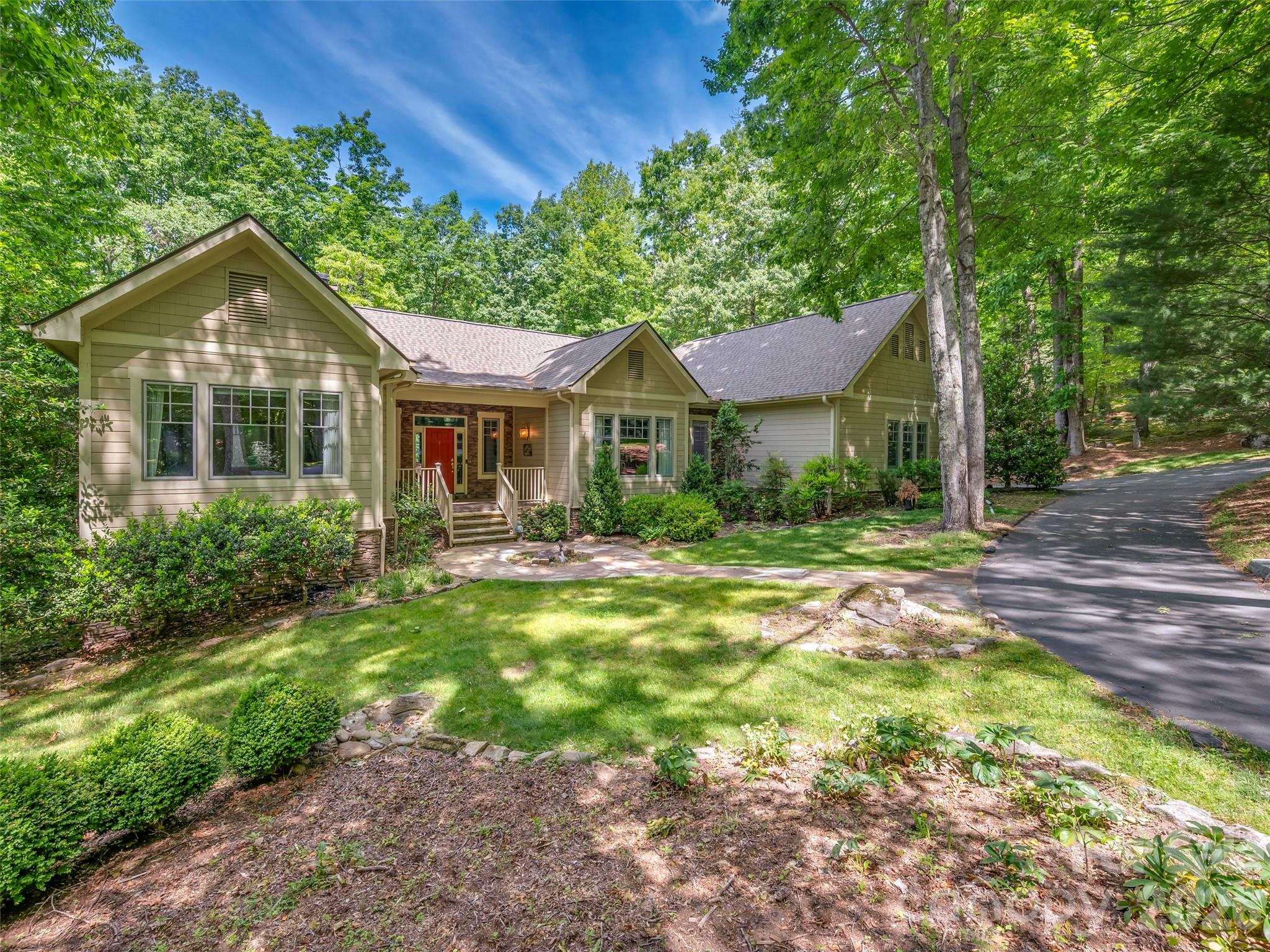 110 Little Cherokee Ridge Property Photo 1