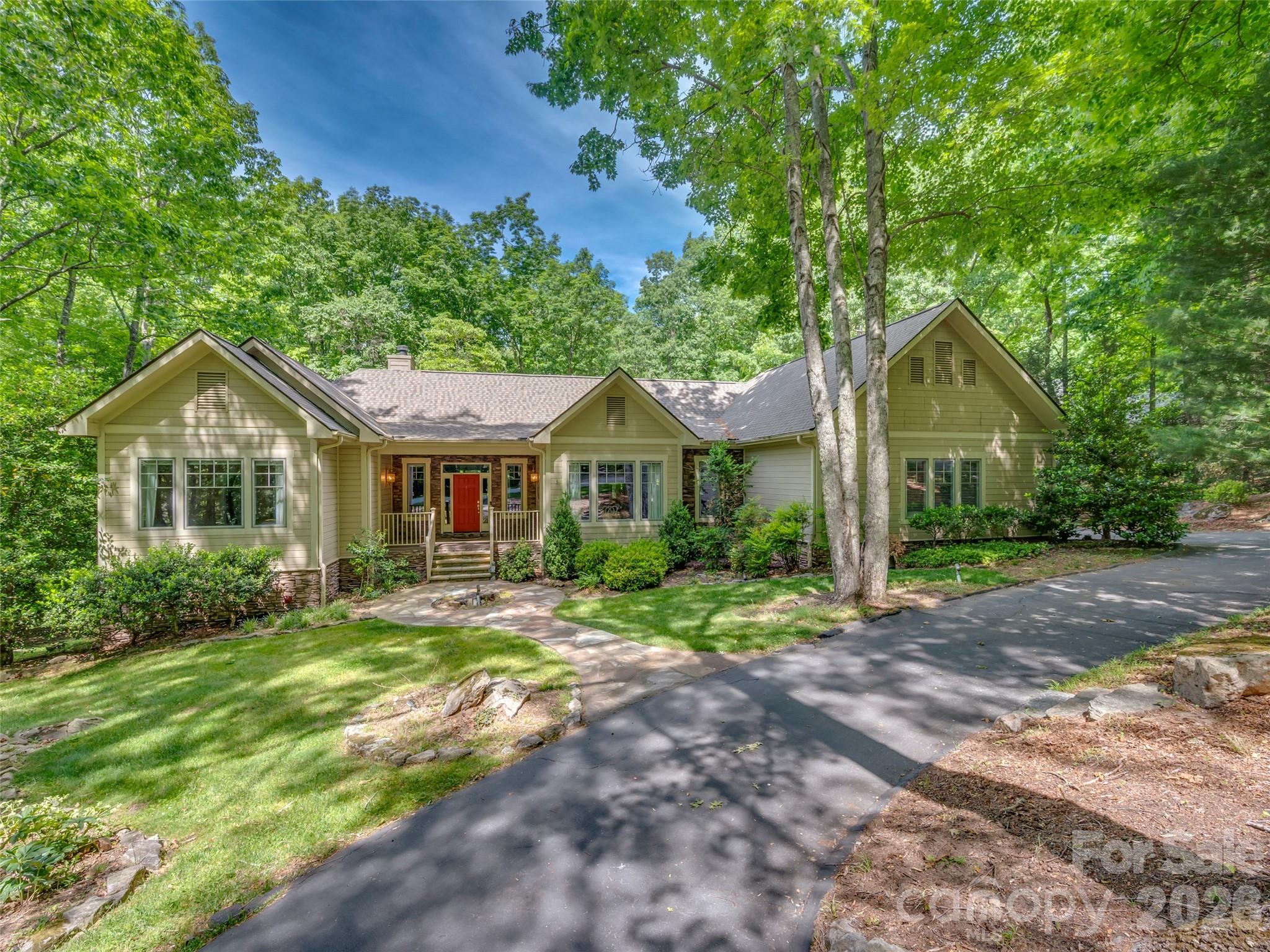 110 Little Cherokee Ridge Property Photo 3