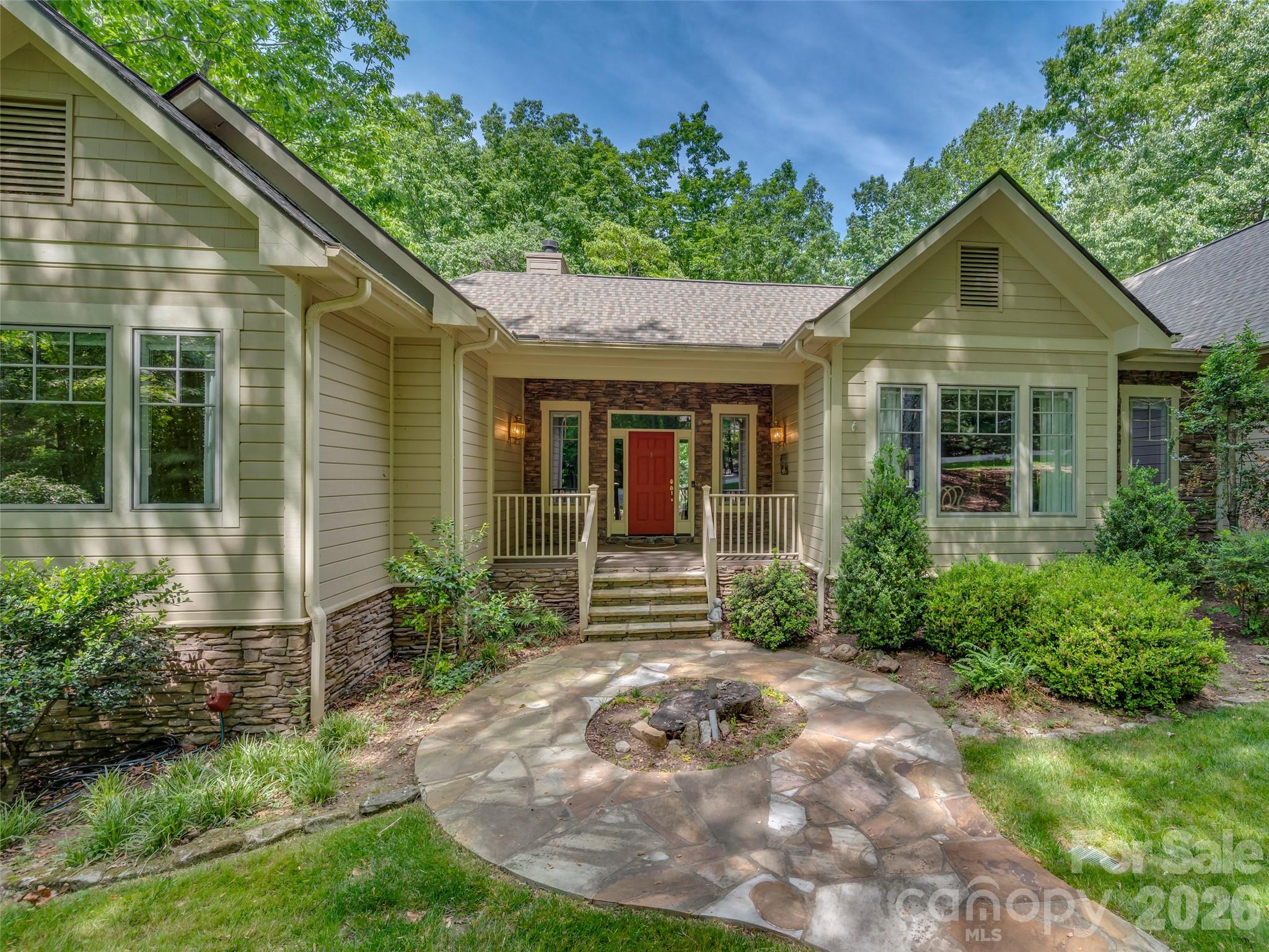 110 Little Cherokee Ridge Property Photo 4