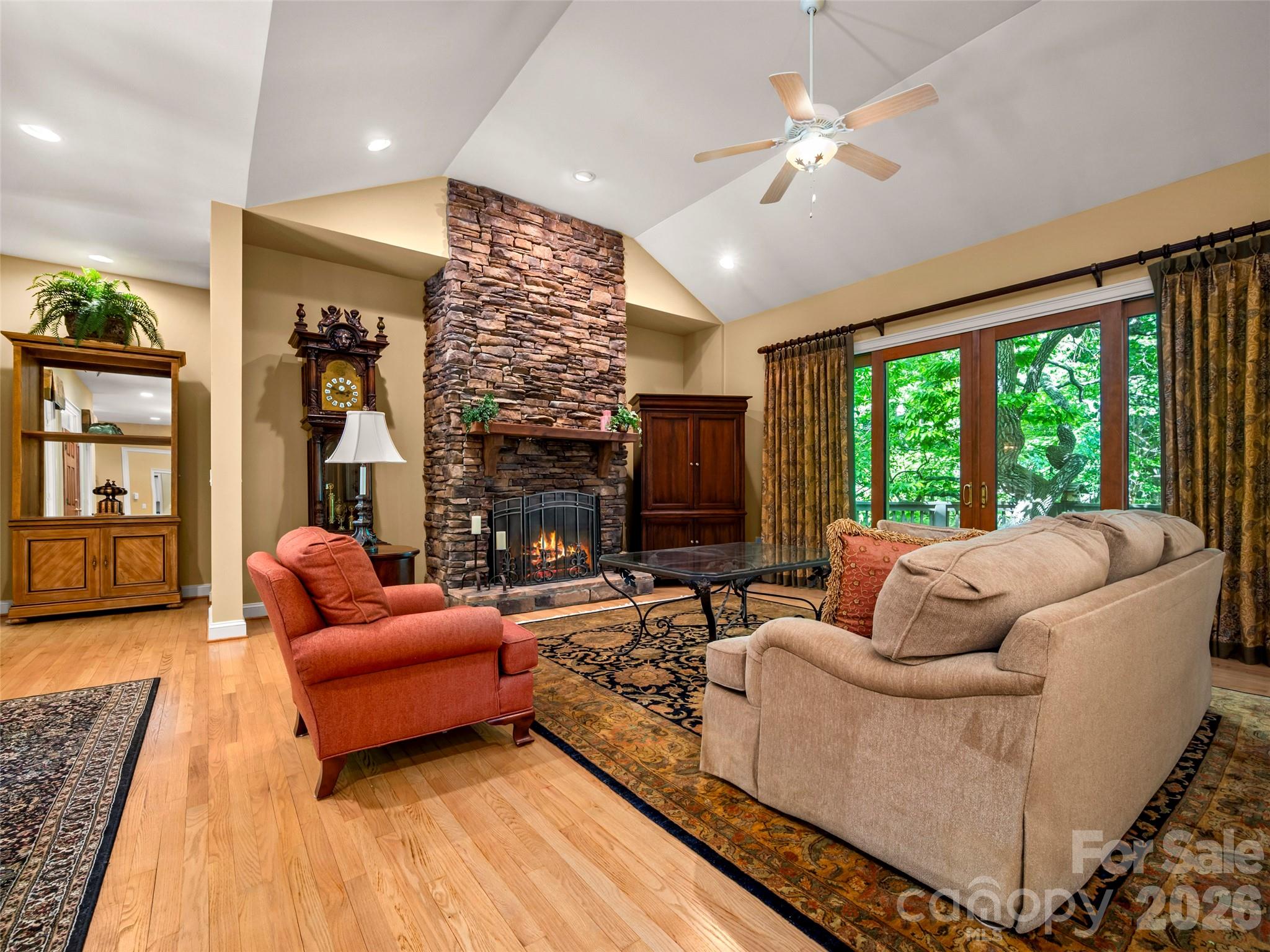 110 Little Cherokee Ridge Property Photo 6