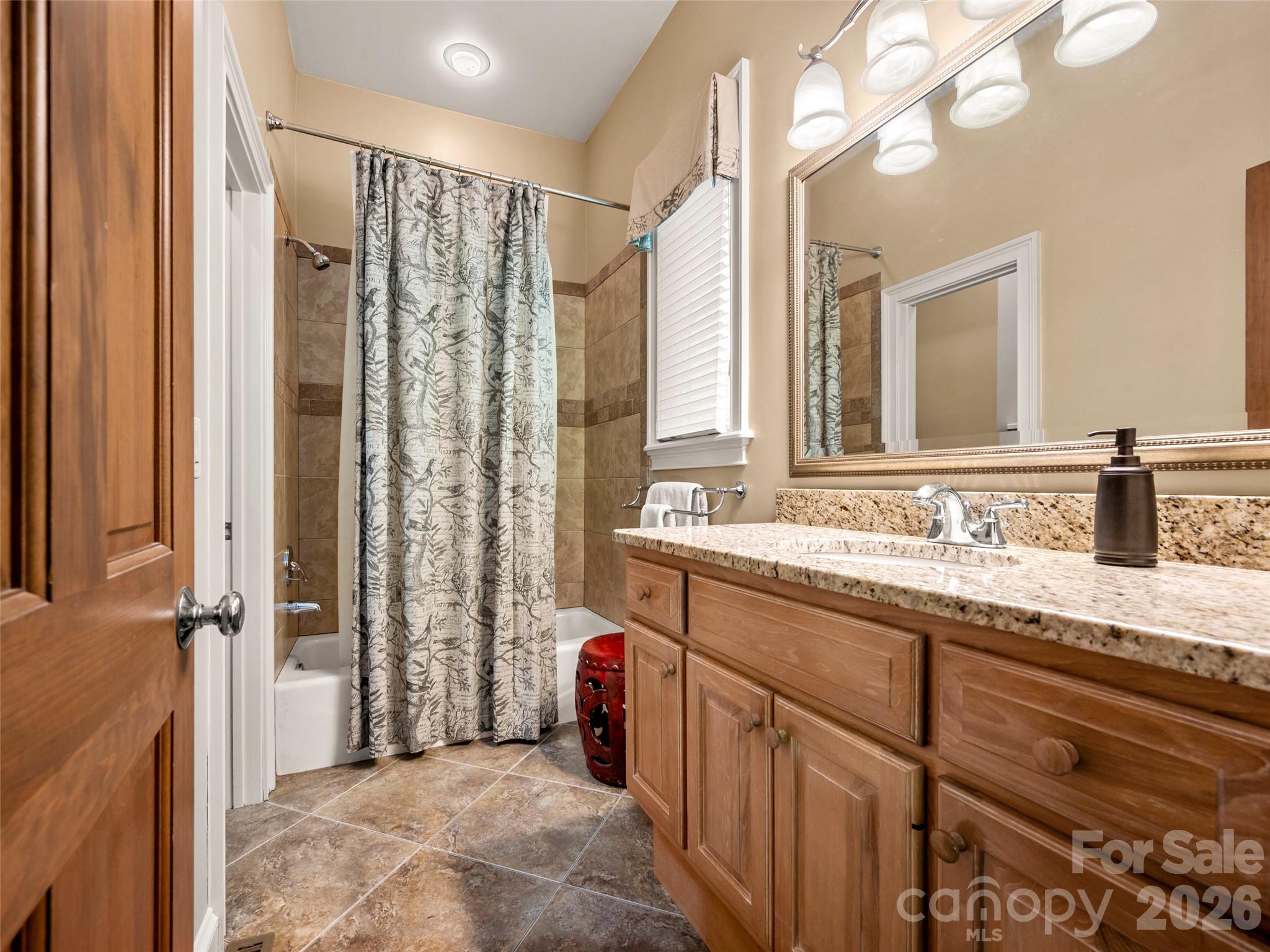 110 Little Cherokee Ridge Property Photo 16