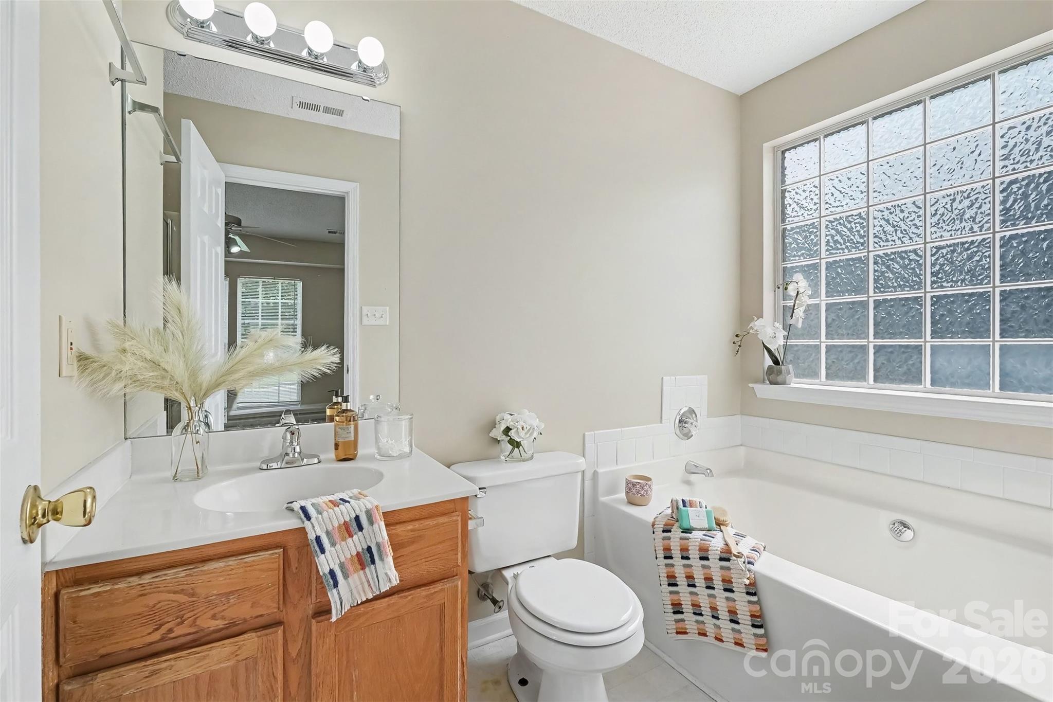 109 Brookstone Drive Property Photo 8