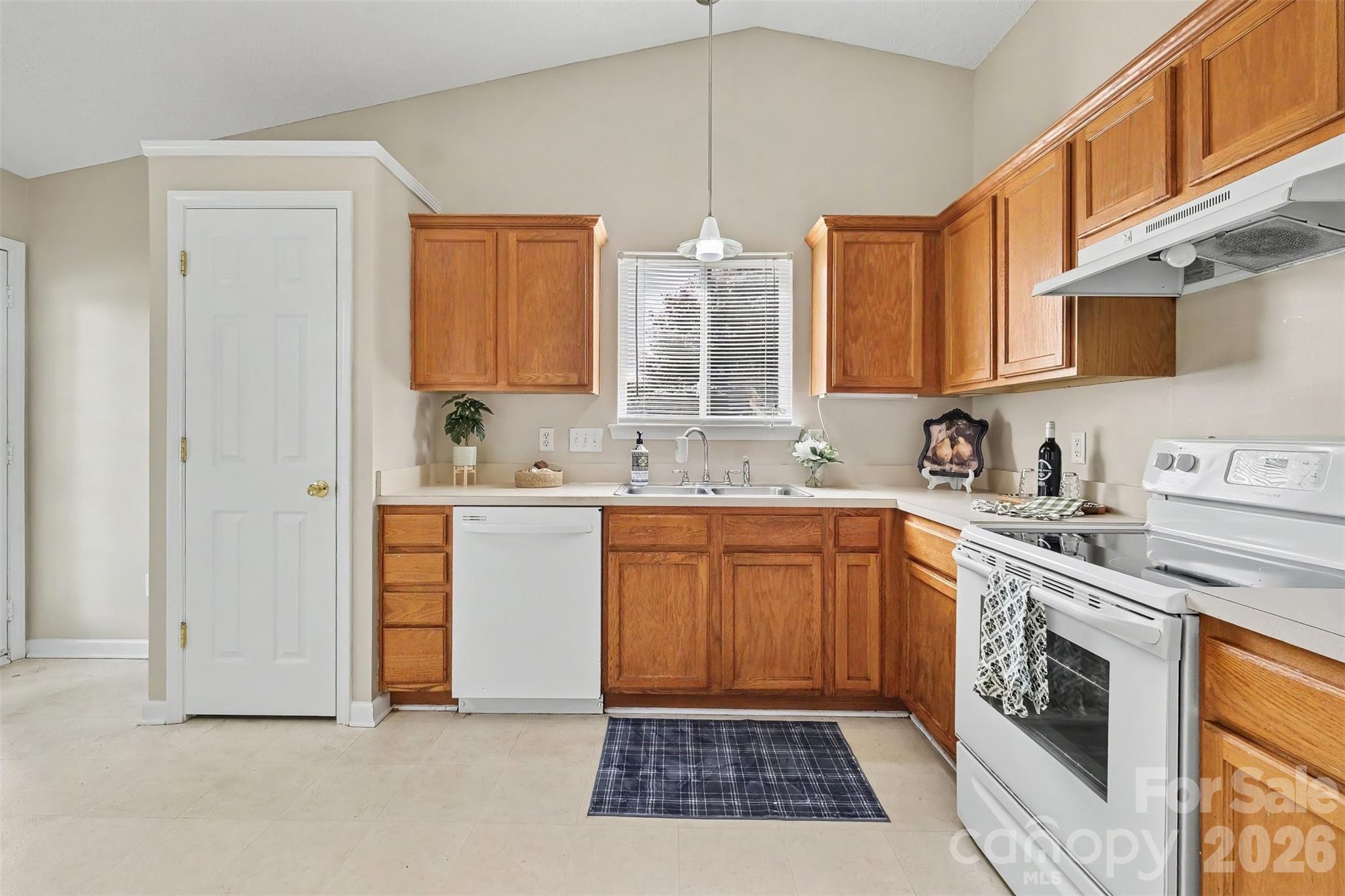 109 Brookstone Drive Property Photo 14