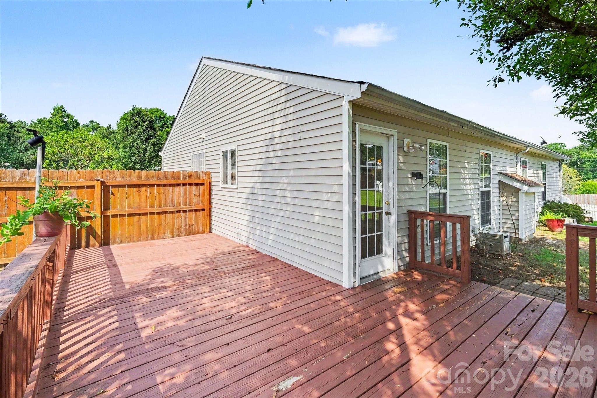 109 Brookstone Drive Property Photo 23