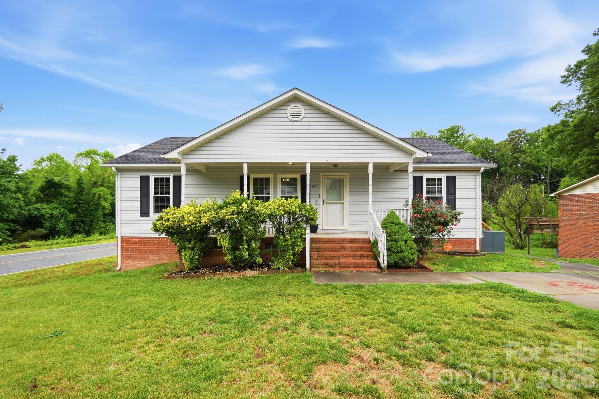 1114 Lakeview Street Property Photo 1