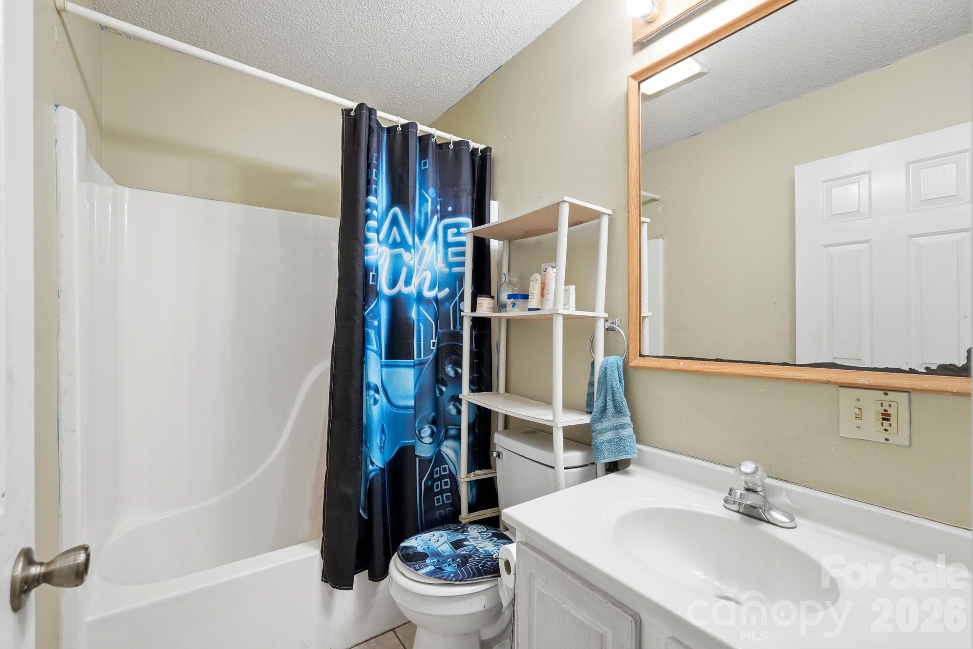 1114 Lakeview Street Property Photo 17