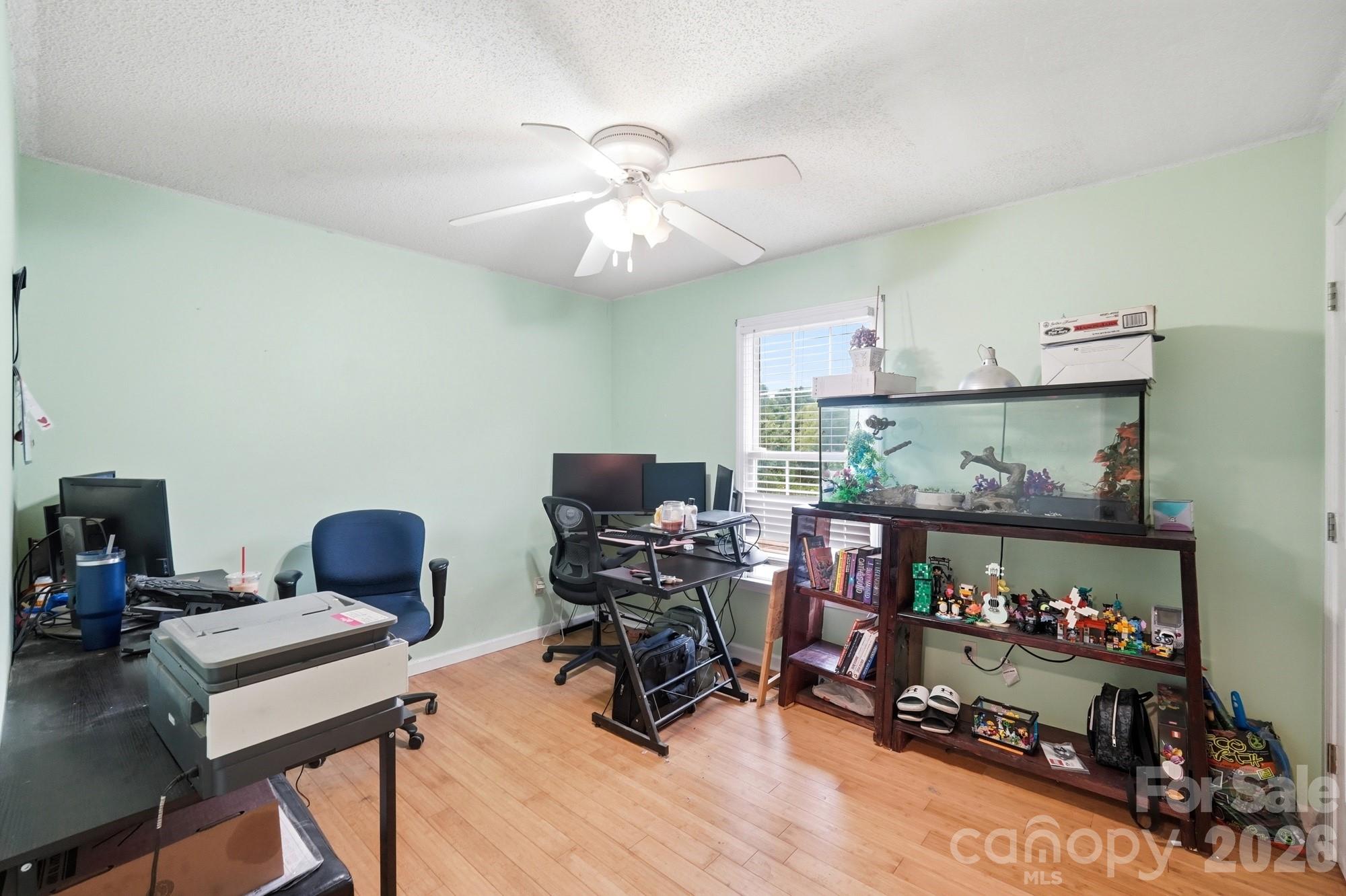 1114 Lakeview Street Property Photo 18