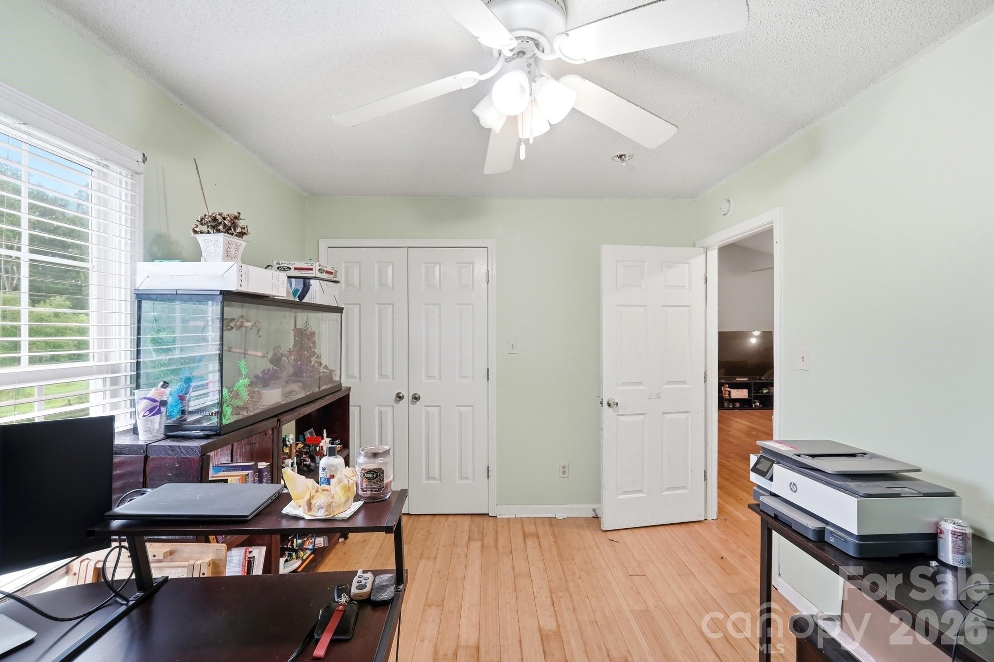 1114 Lakeview Street Property Photo 19