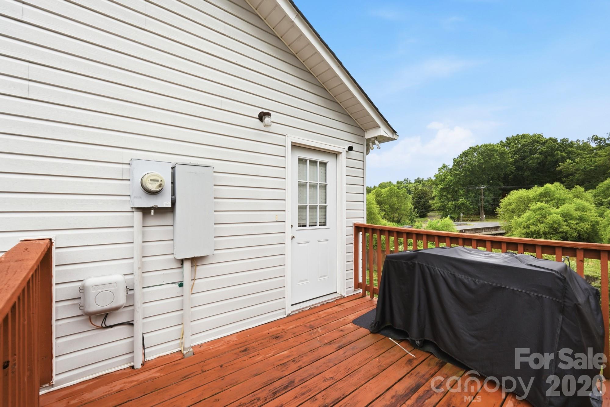 1114 Lakeview Street Property Photo 25
