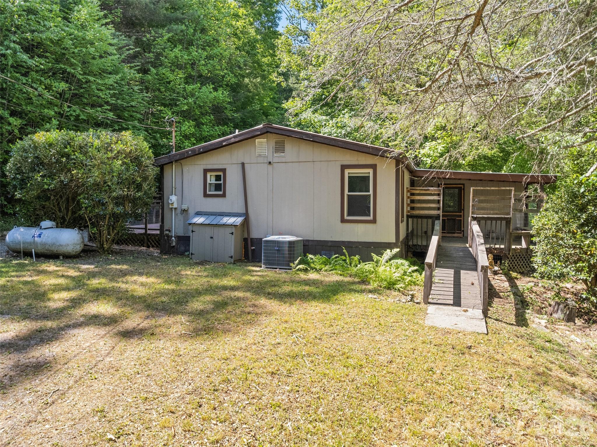 102 Serenity Lane Property Photo 3