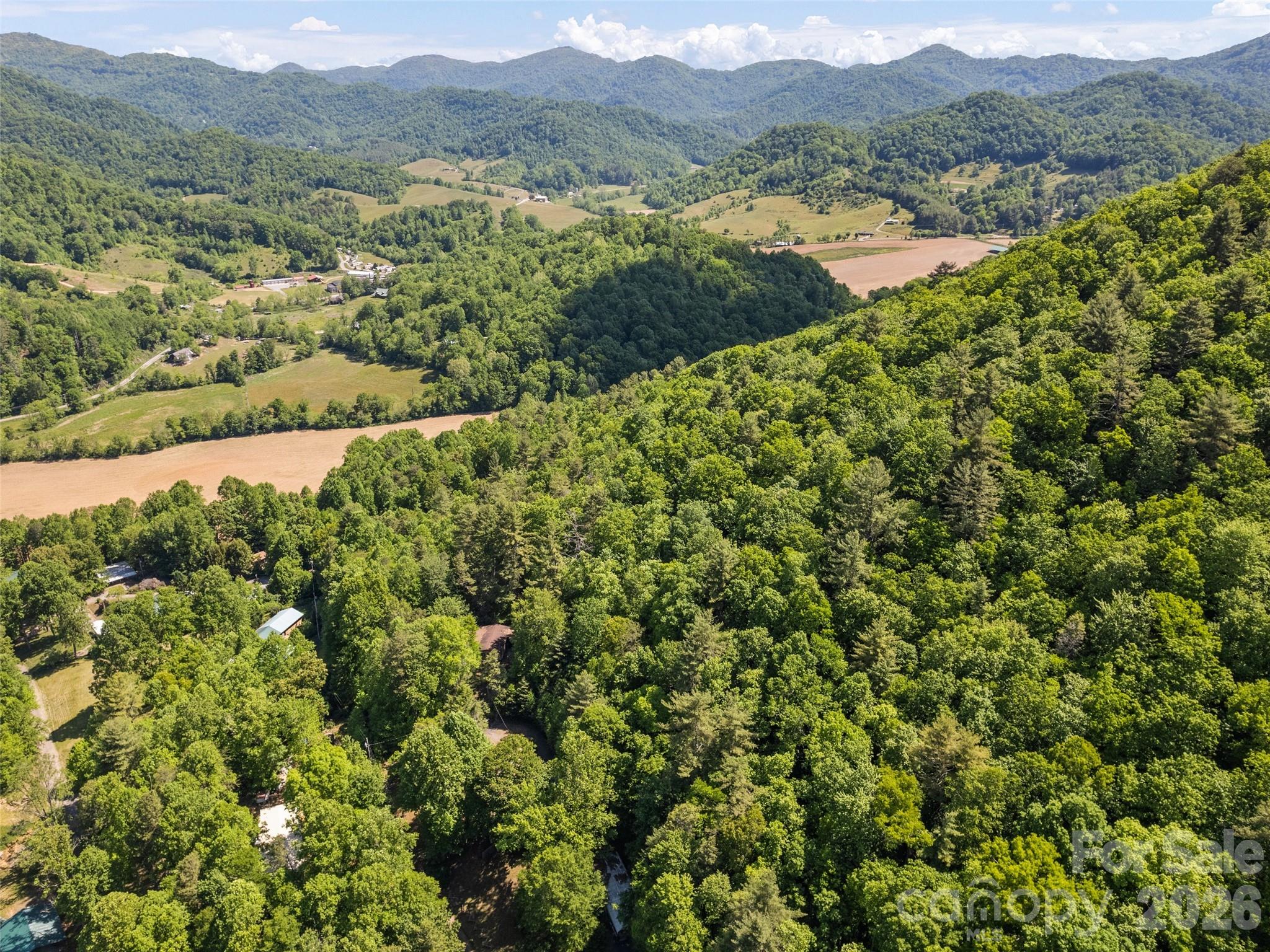 102 Serenity Lane Property Photo 7