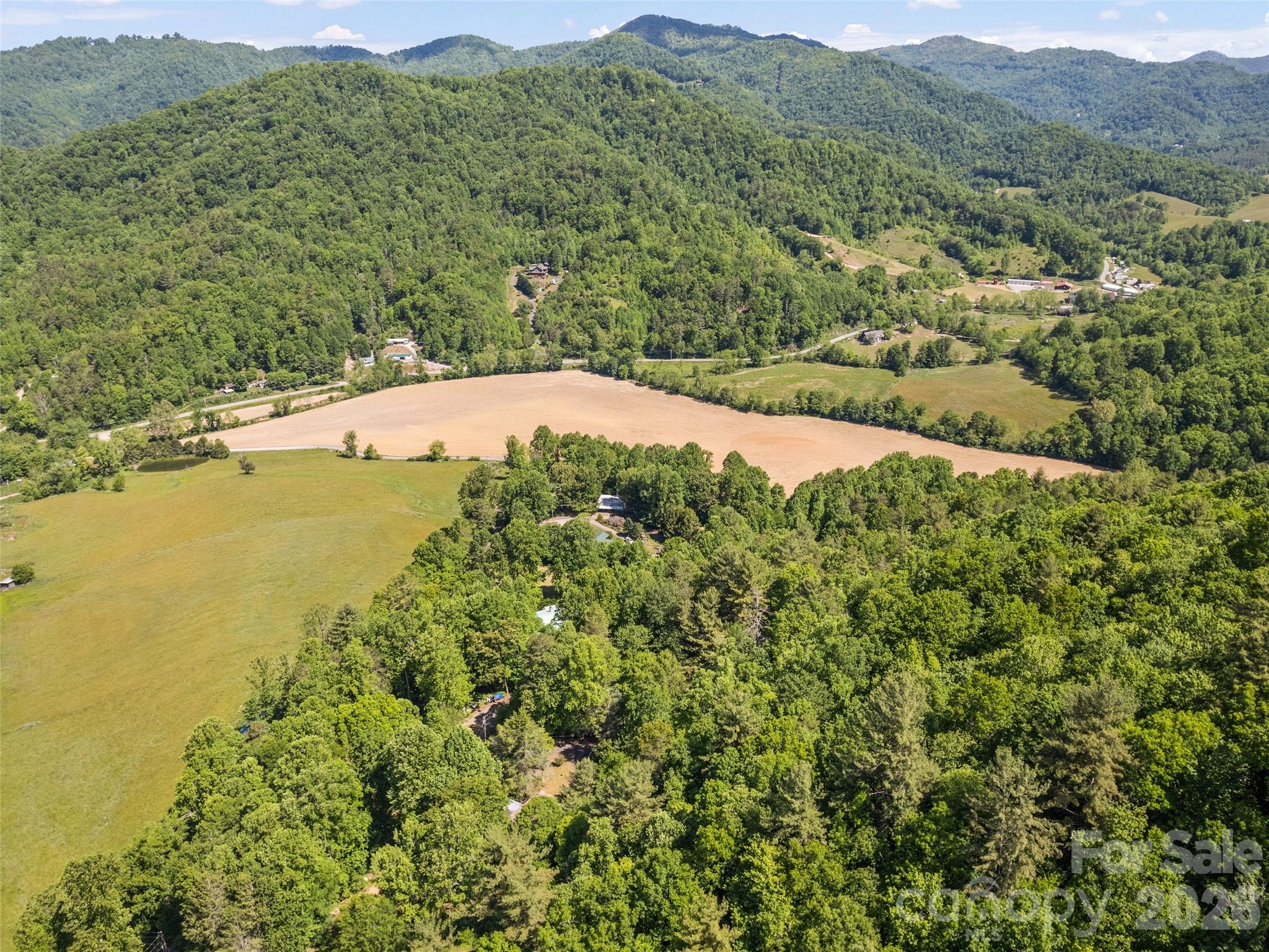102 Serenity Lane Property Photo 8