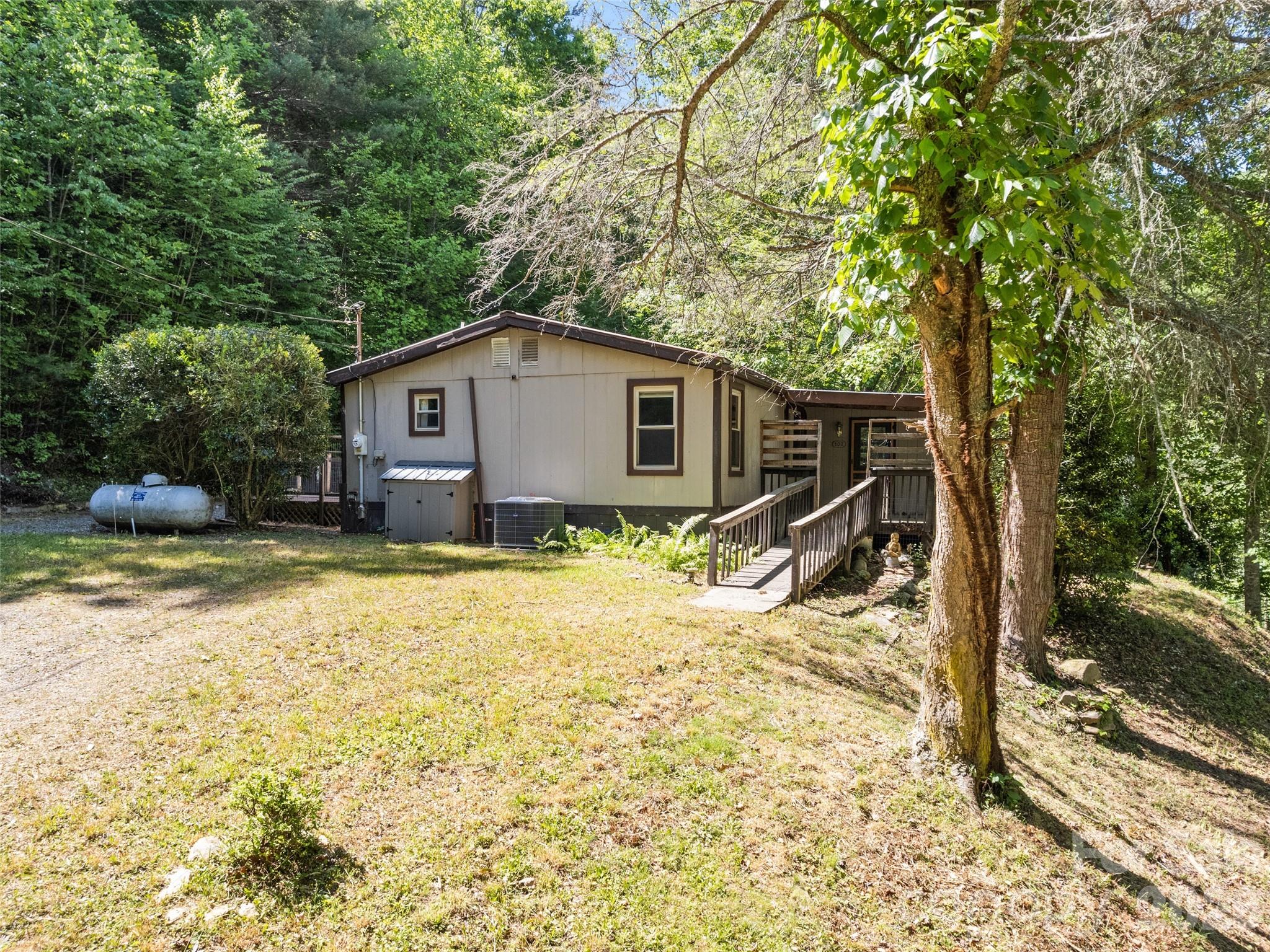 102 Serenity Lane Property Photo 11
