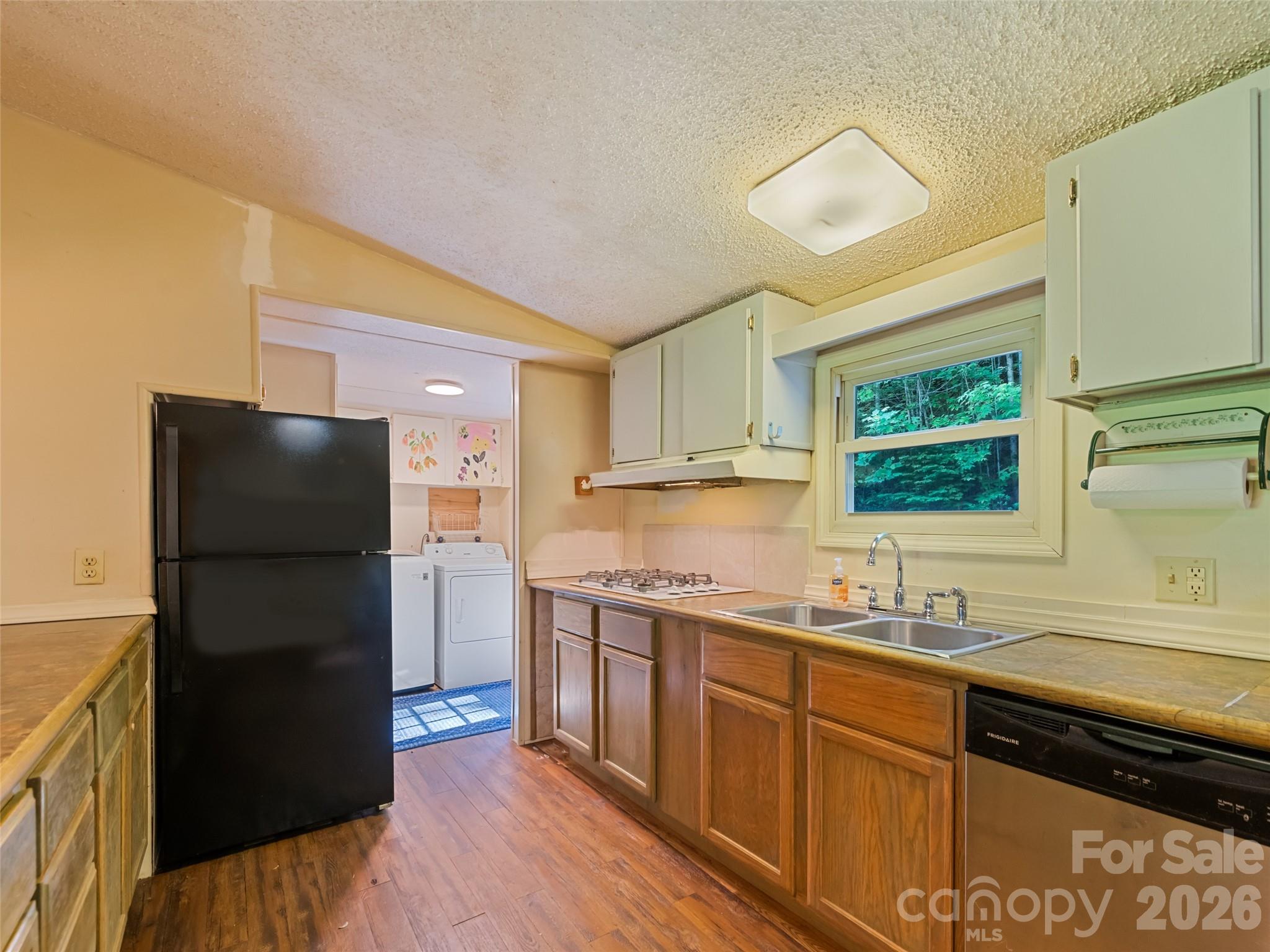 102 Serenity Lane Property Photo 18