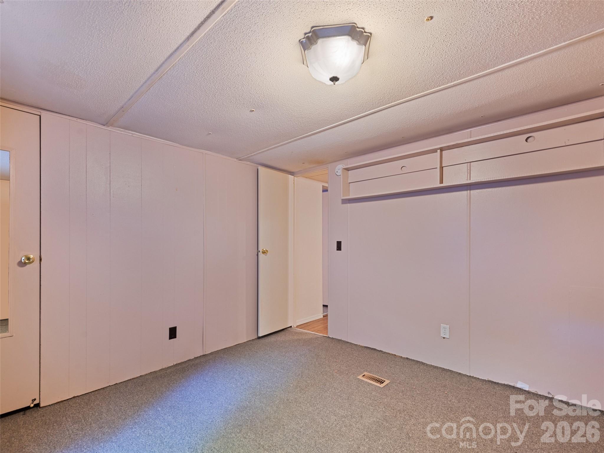 102 Serenity Lane Property Photo 28