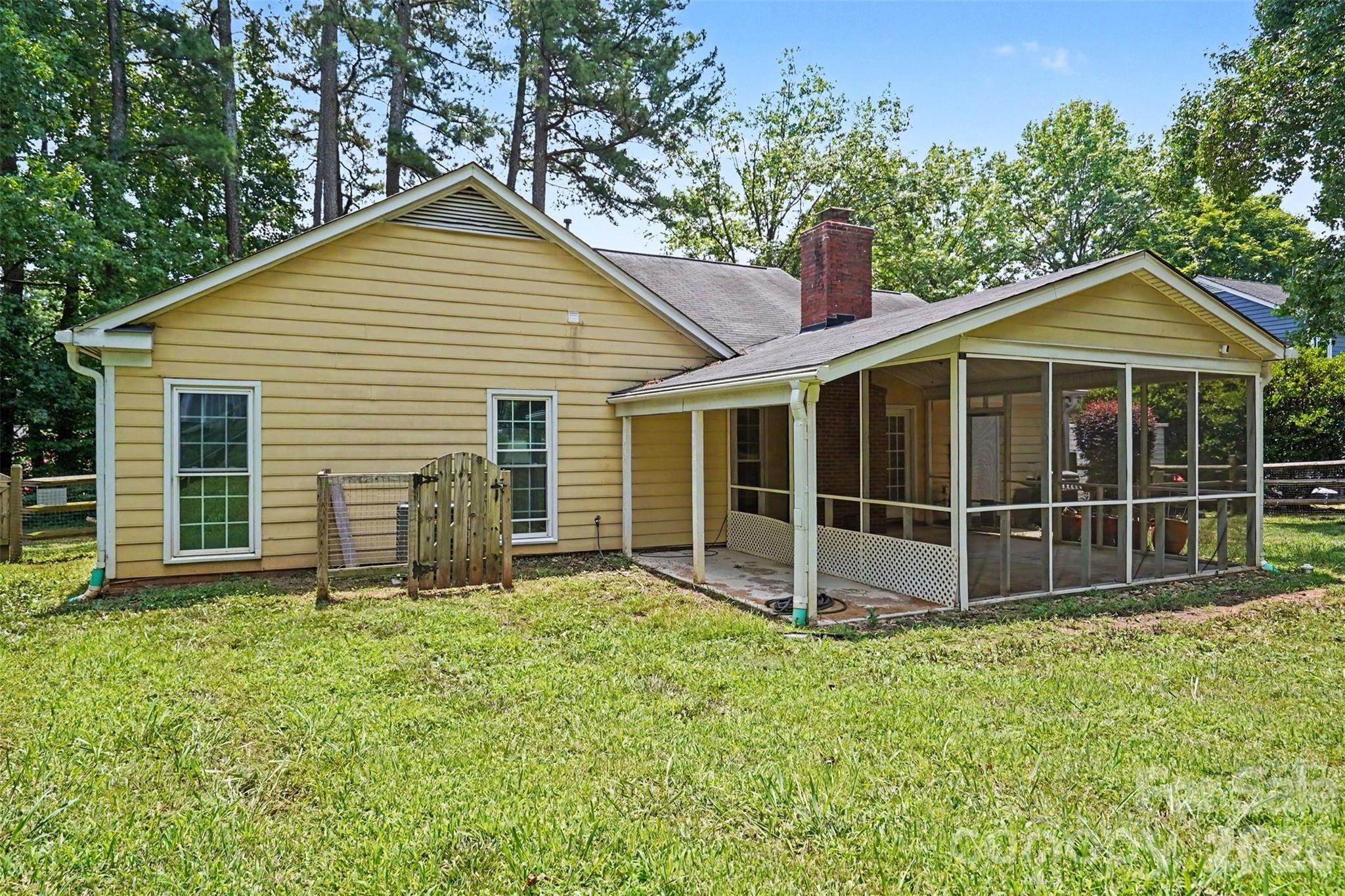 4300 Saxonbury Way Property Photo 1