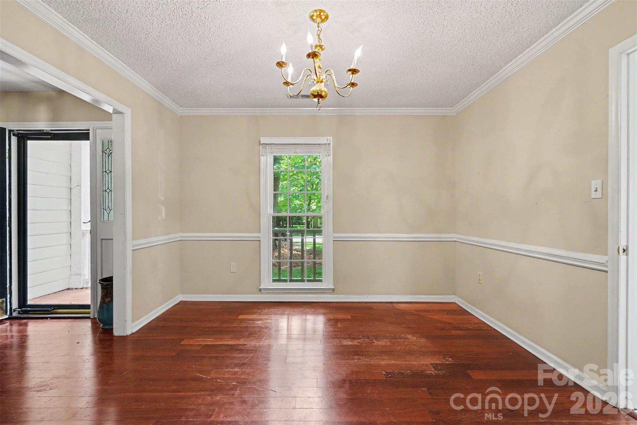 4300 Saxonbury Way Property Photo 4