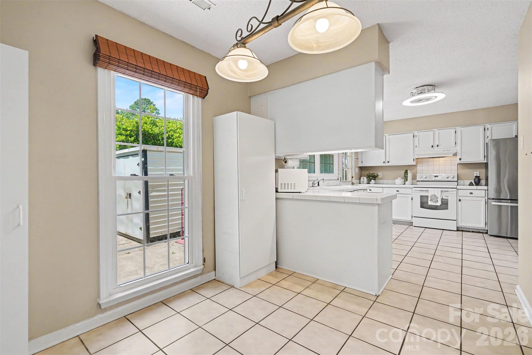 4300 Saxonbury Way Property Photo 14