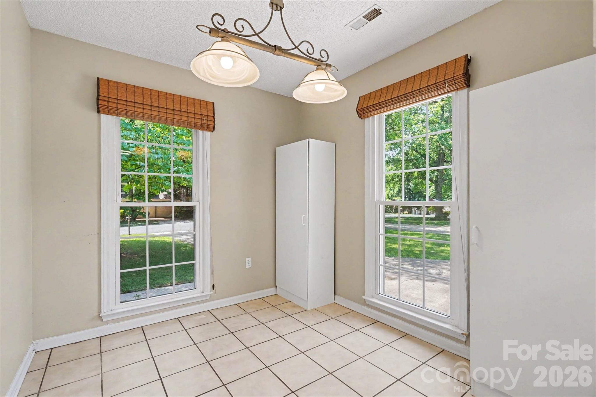 4300 Saxonbury Way Property Photo 15