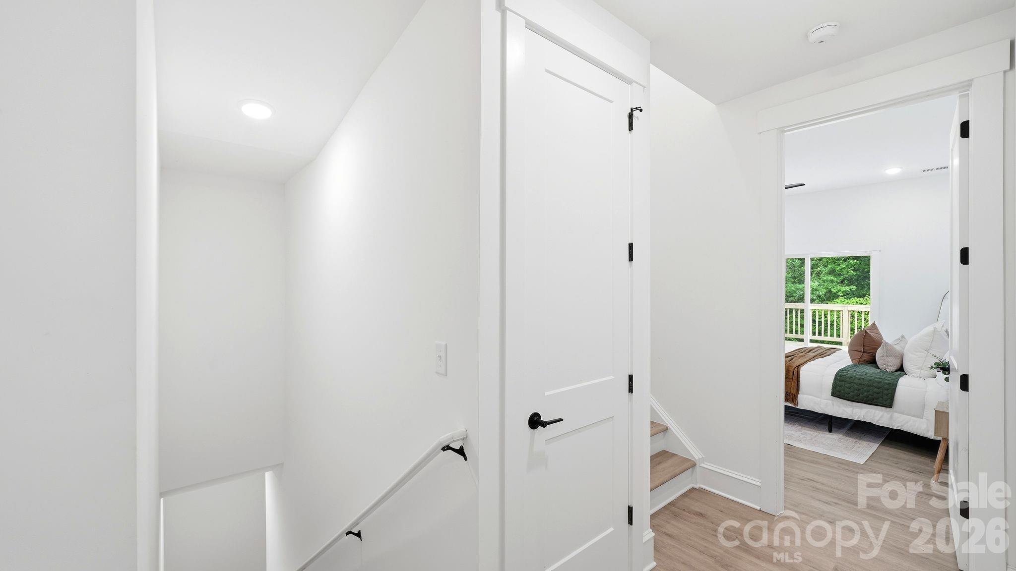 825 Breezewood Drive Property Photo 23