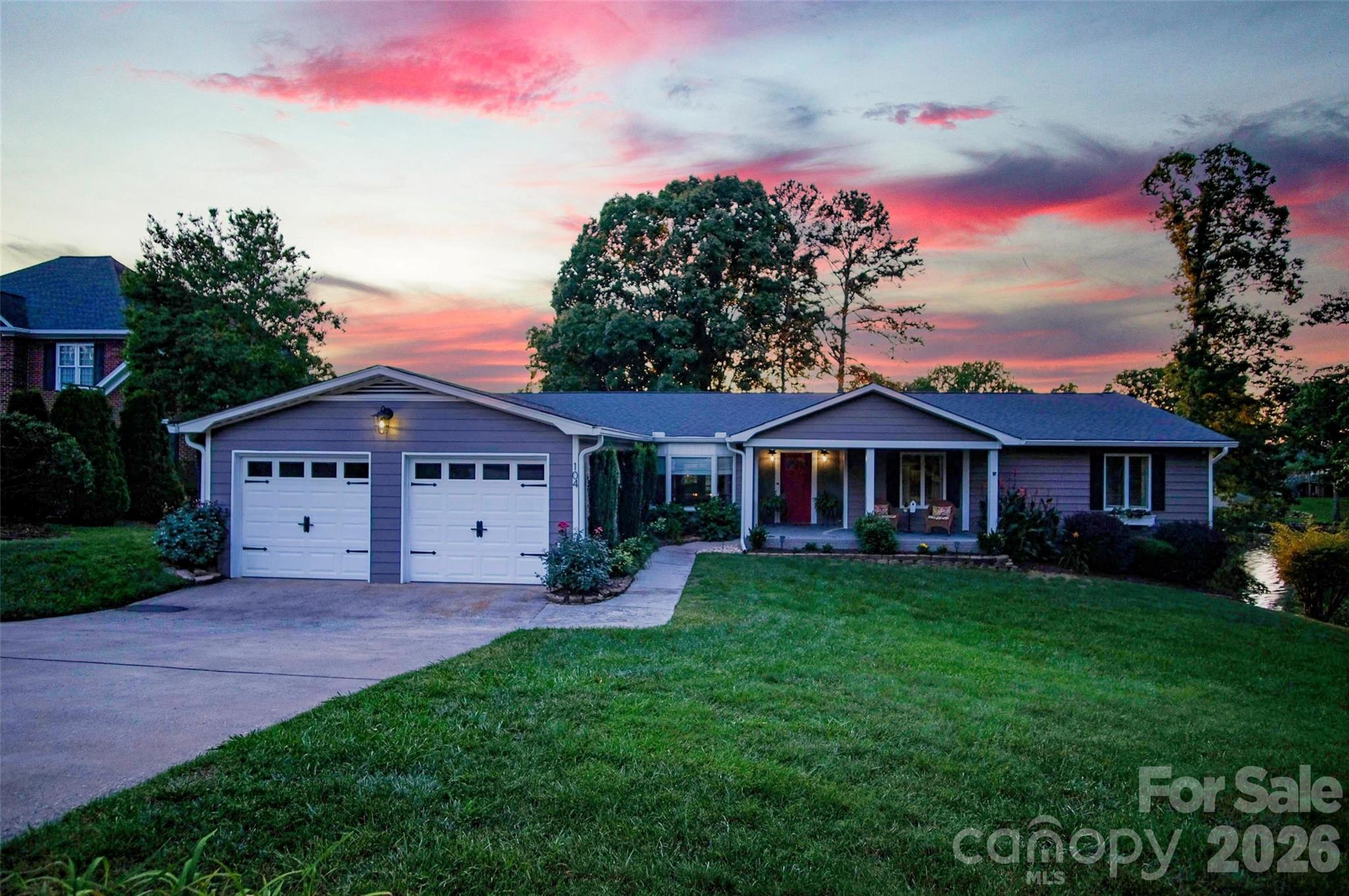 104 Doral Court Property Photo 4