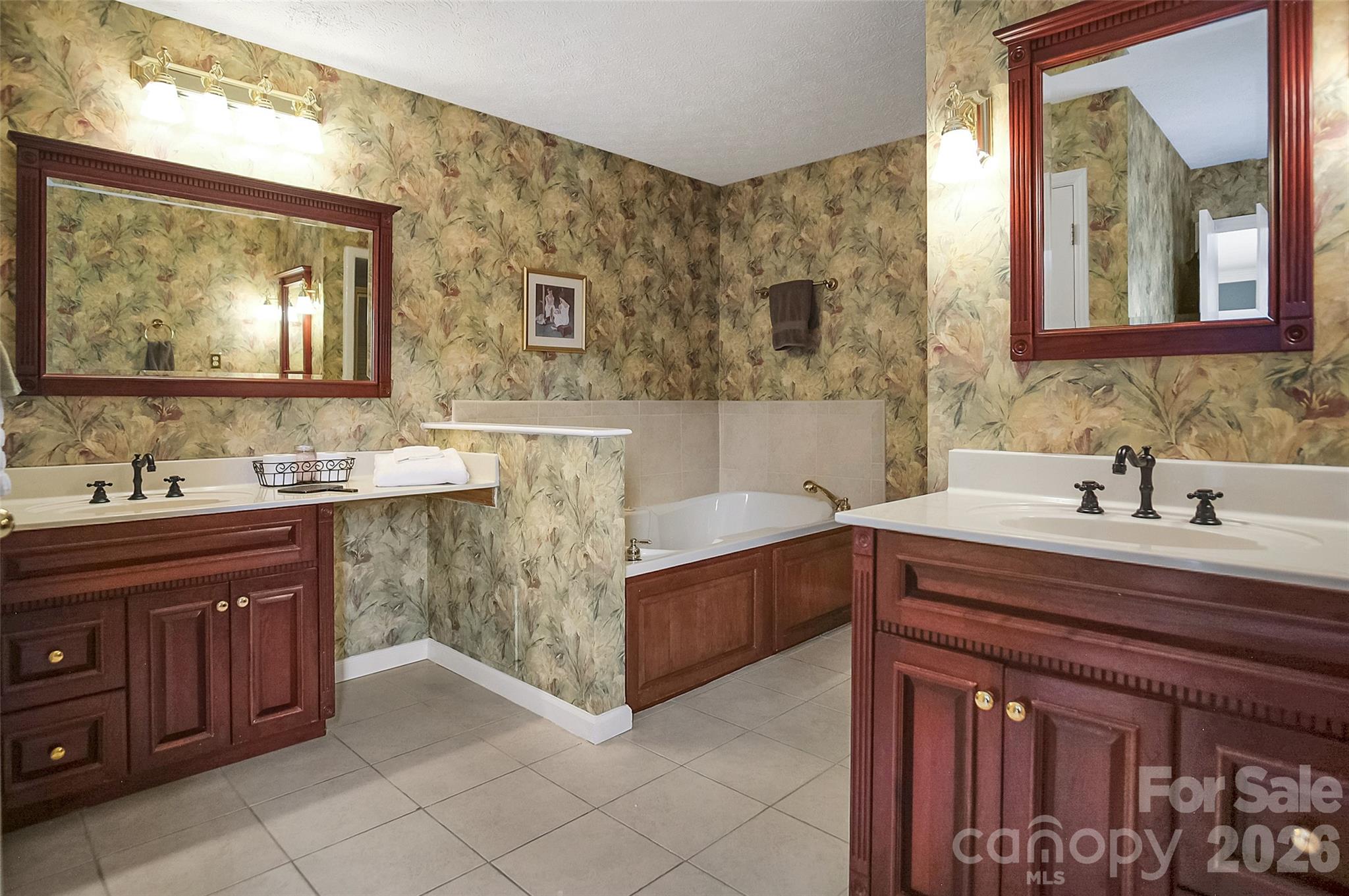 104 Doral Court Property Photo 23