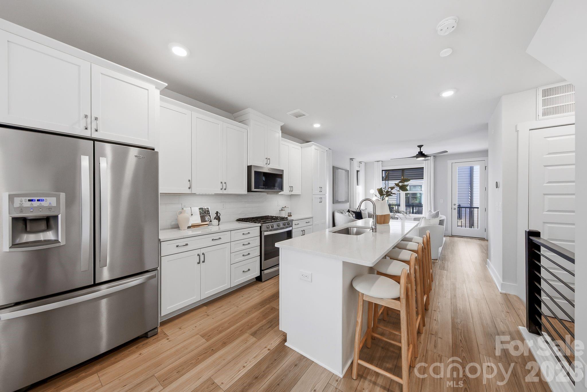 2120 Terwilliger Terrace Property Photo 8
