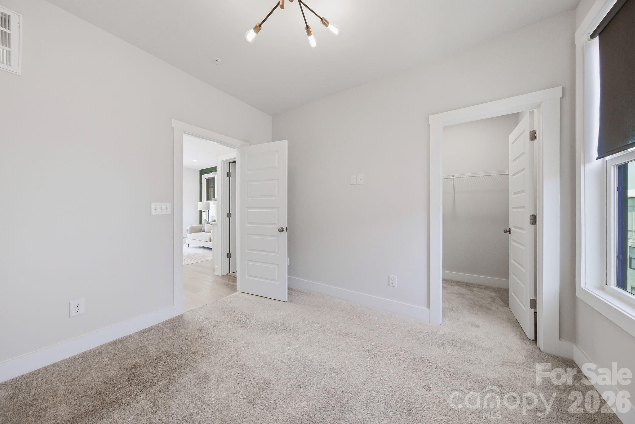 2120 Terwilliger Terrace Property Photo 37