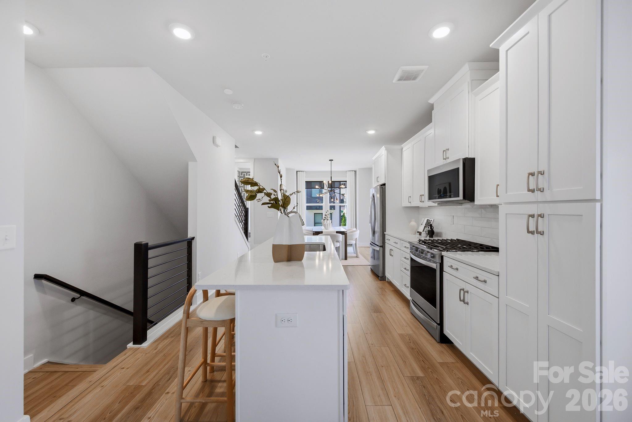 2120 Terwilliger Terrace Property Photo 39
