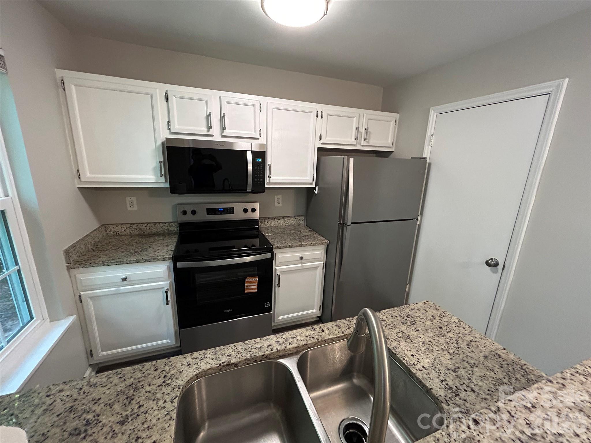 6466 Windsor Gate Lane Property Photo 13