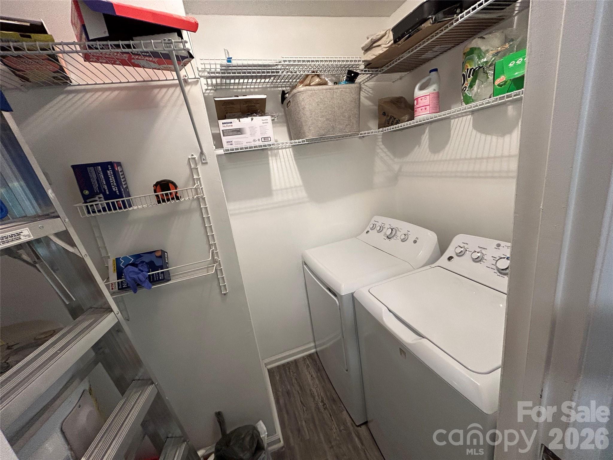 6466 Windsor Gate Lane Property Photo 14