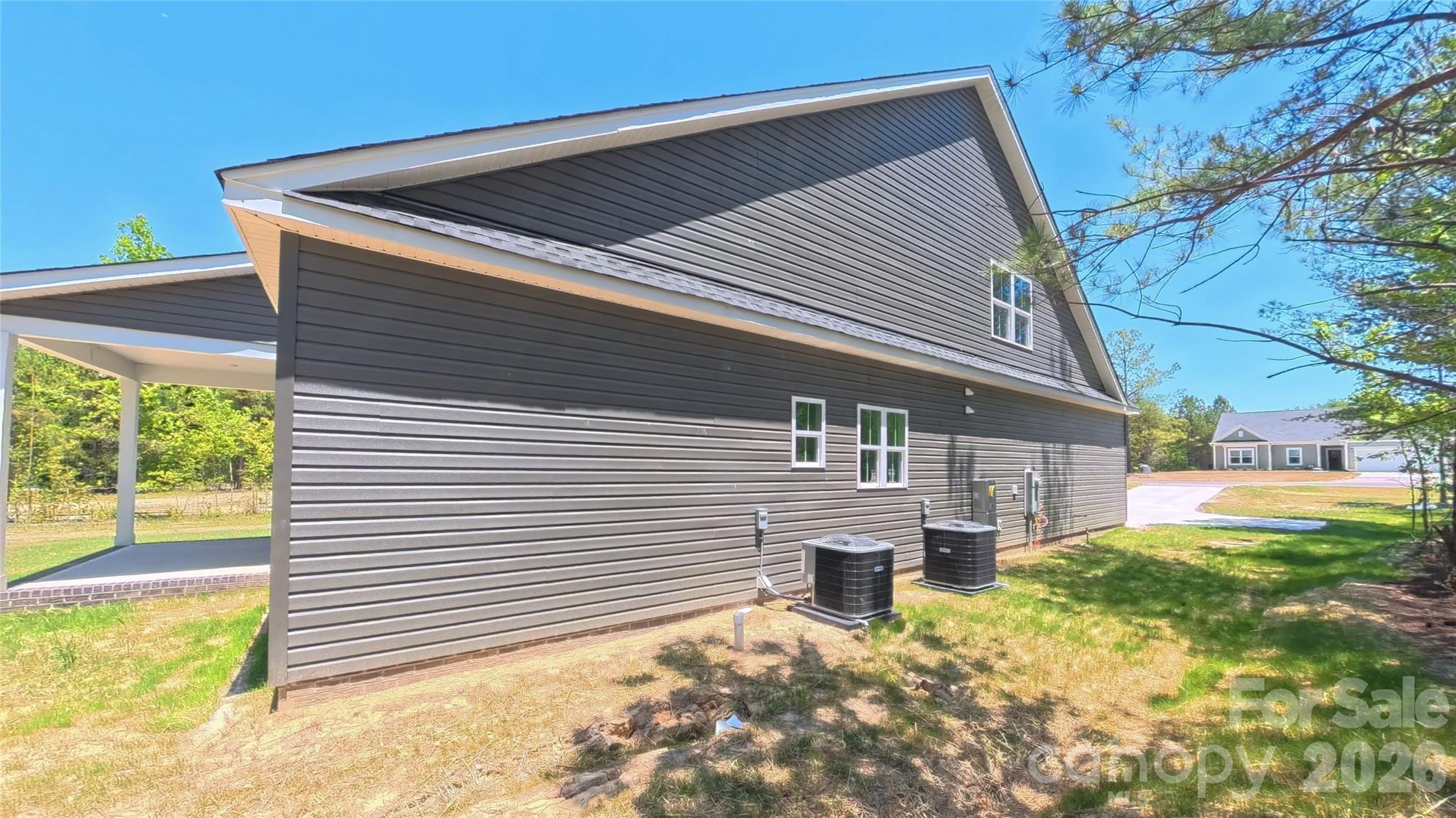 3099 Meadowcrest Drive Property Photo 2
