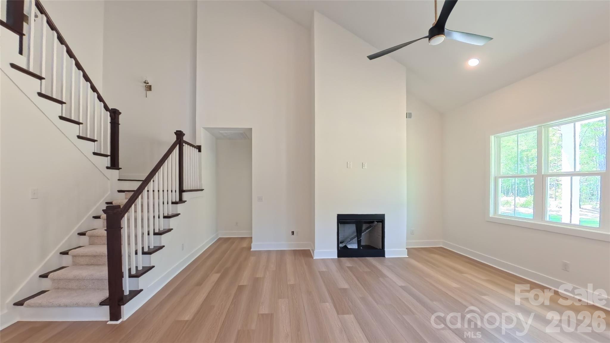 3099 Meadowcrest Drive Property Photo 9