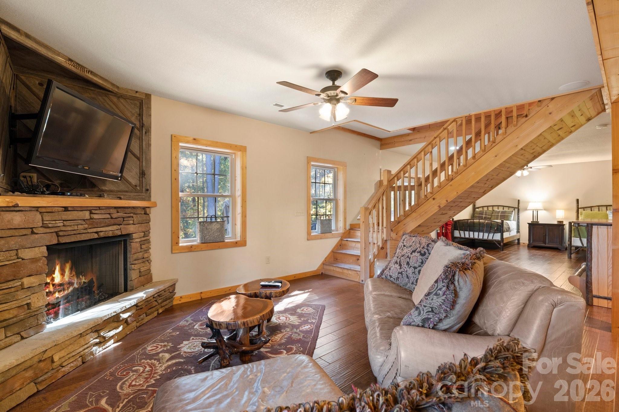 105 Palisade Drive Property Photo 32