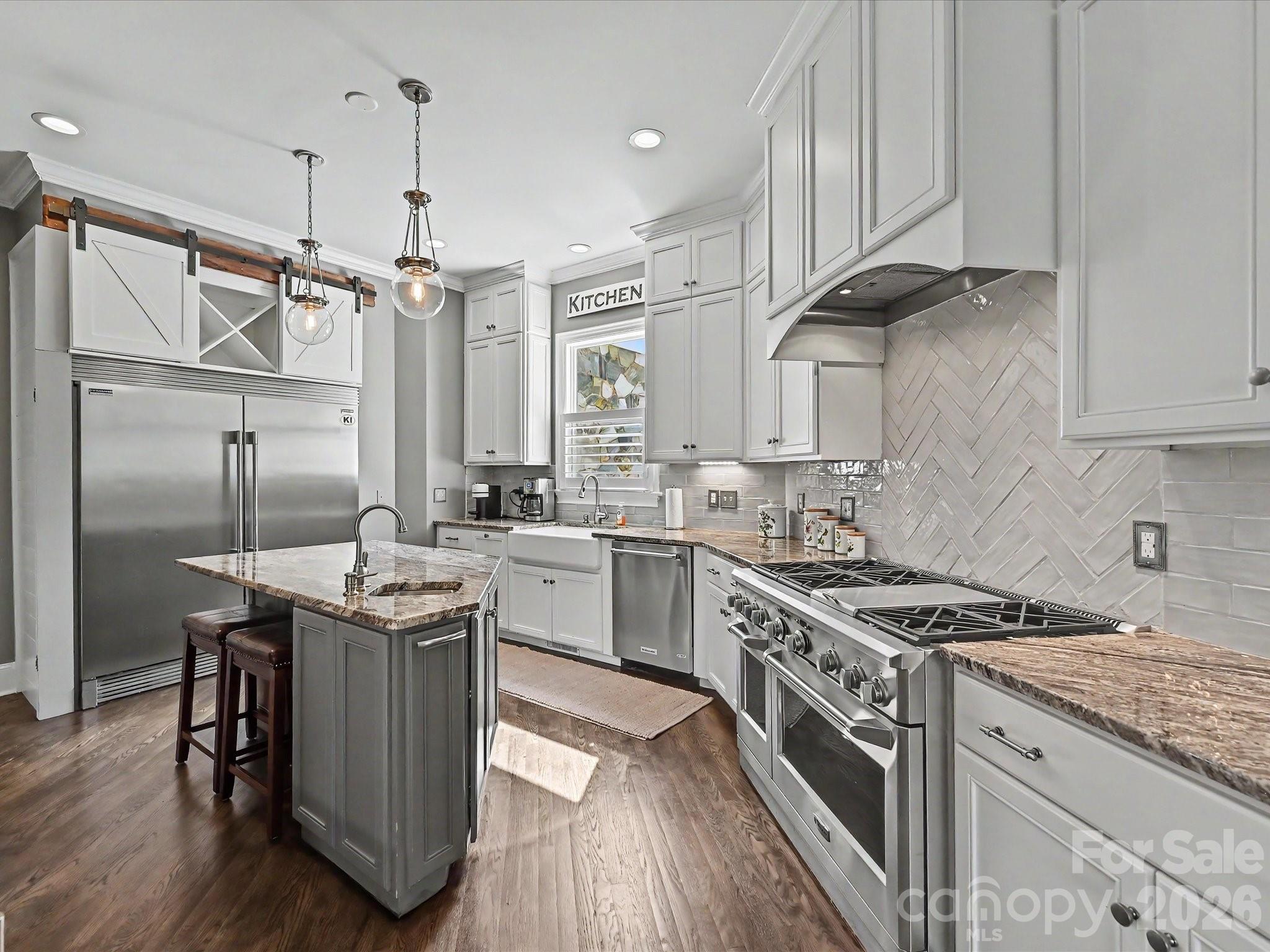 17626 Spinnakers Reach Drive Property Photo 3