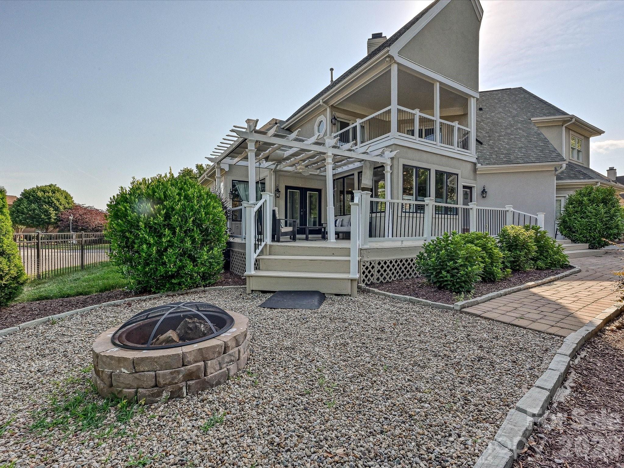 17626 Spinnakers Reach Drive Property Photo 41