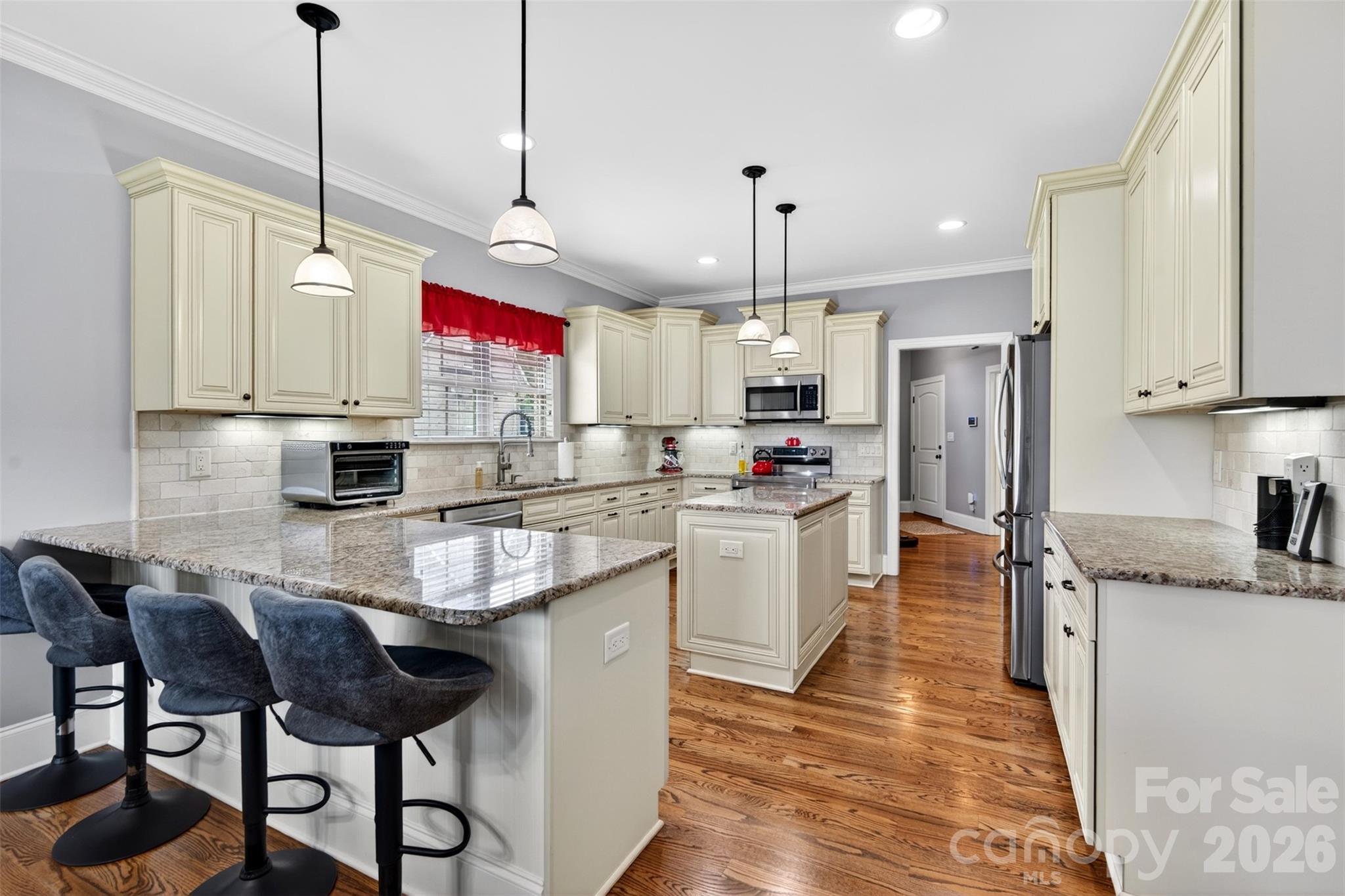 2330 Shiny Leaf Drive Property Photo 11