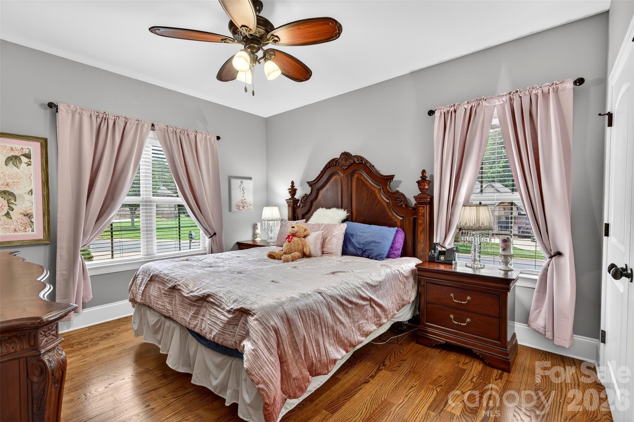 2330 Shiny Leaf Drive Property Photo 24