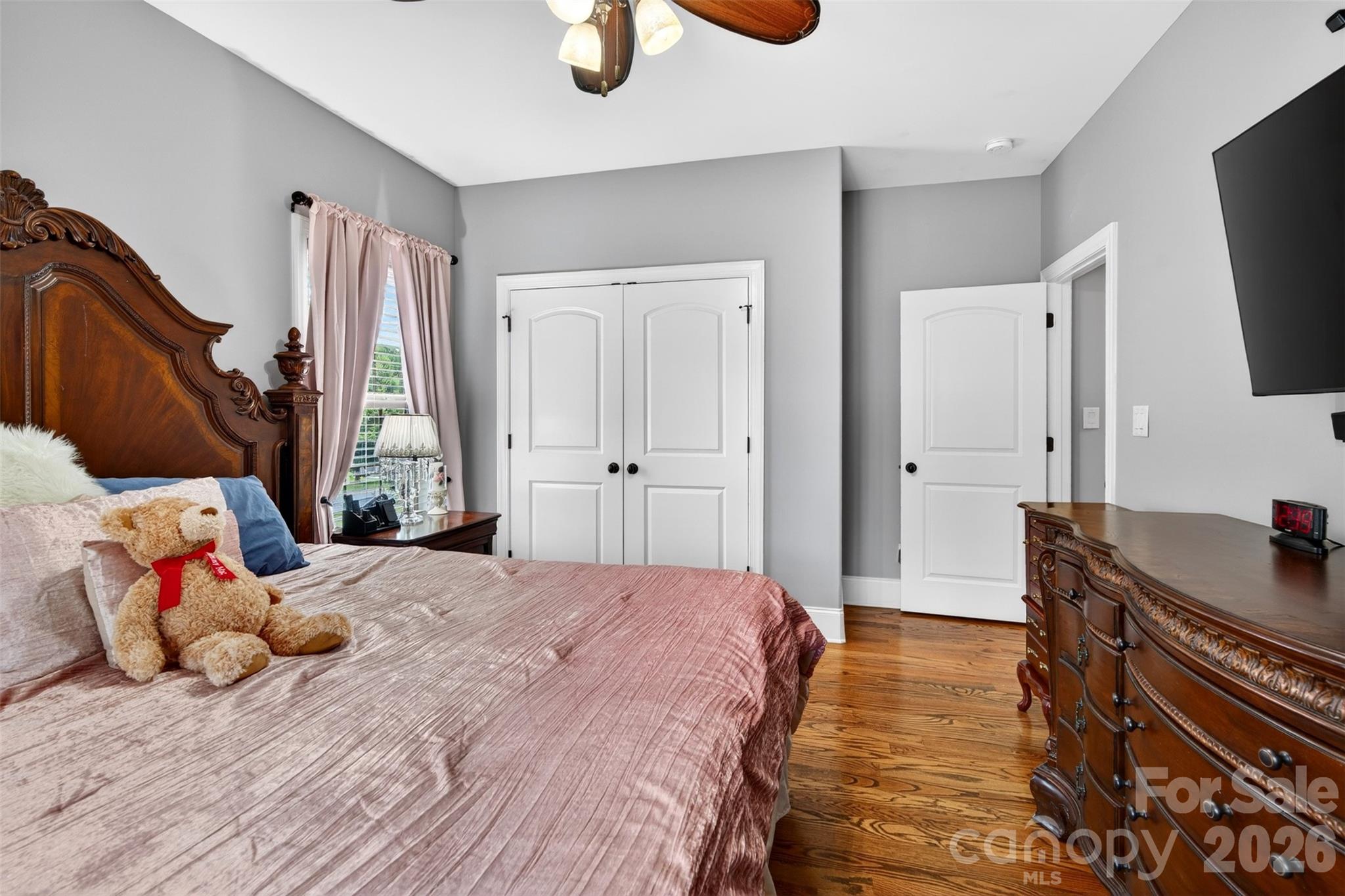 2330 Shiny Leaf Drive Property Photo 25