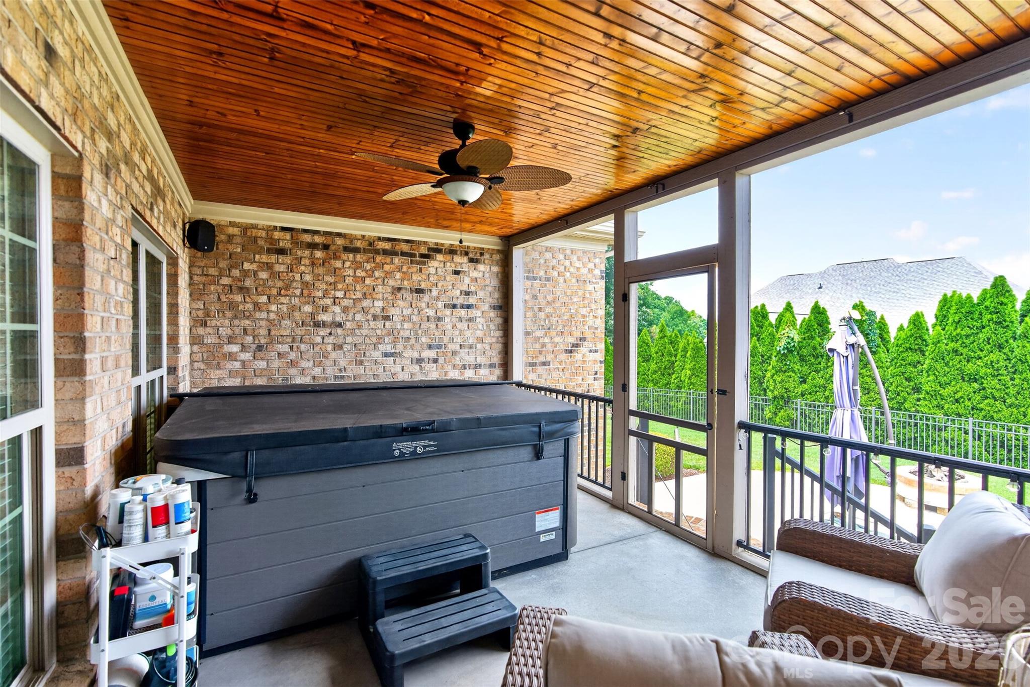 2330 Shiny Leaf Drive Property Photo 35